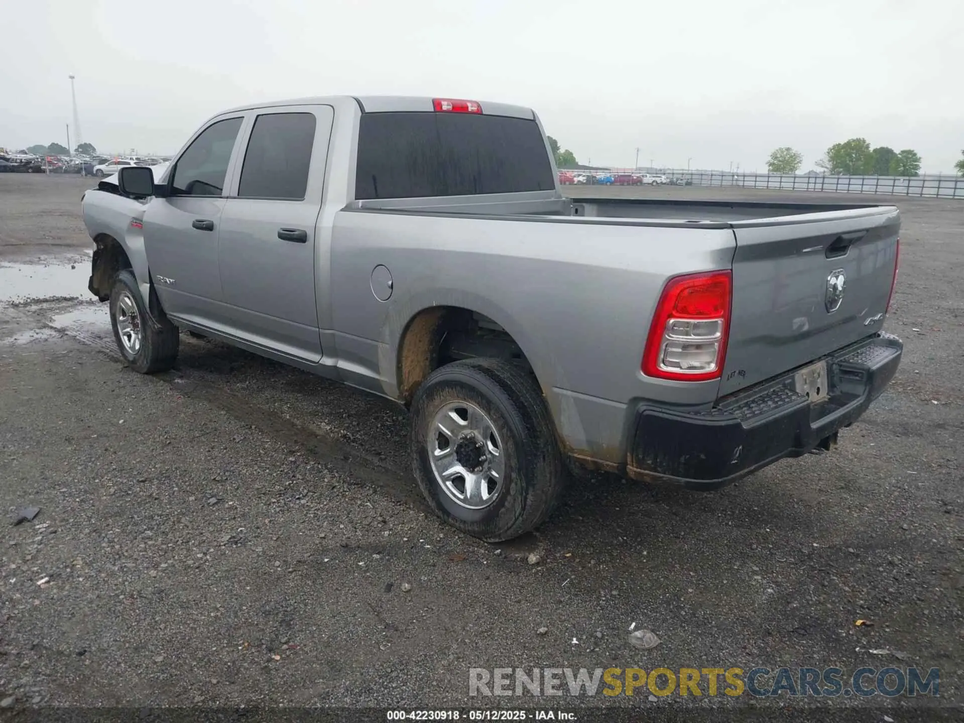 3 Photograph of a damaged car 3C6UR5CJ2NG253565 RAM 2500 2022