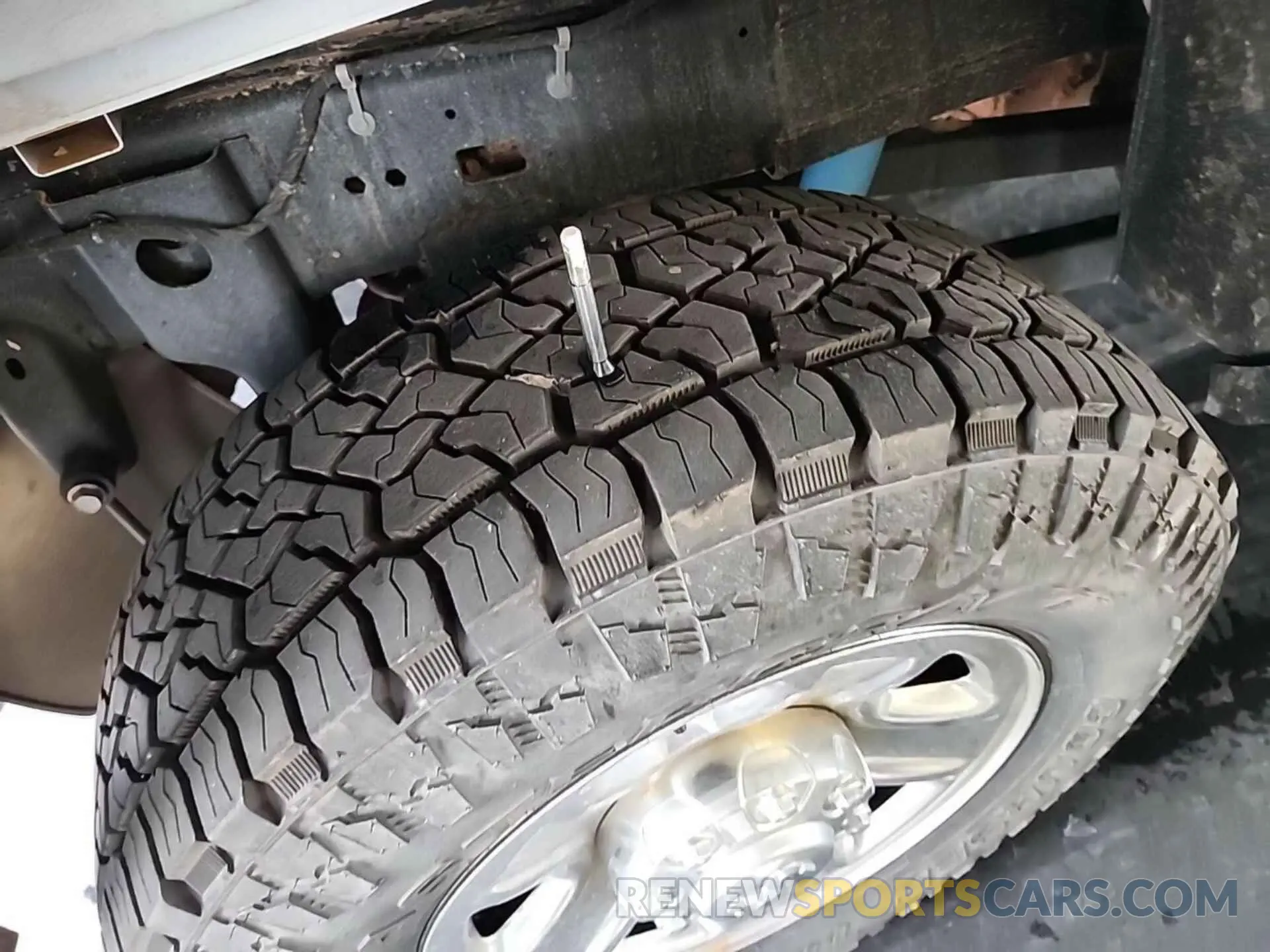 19 Photograph of a damaged car 3C6UR5CJ5NG320823 RAM 2500 2022