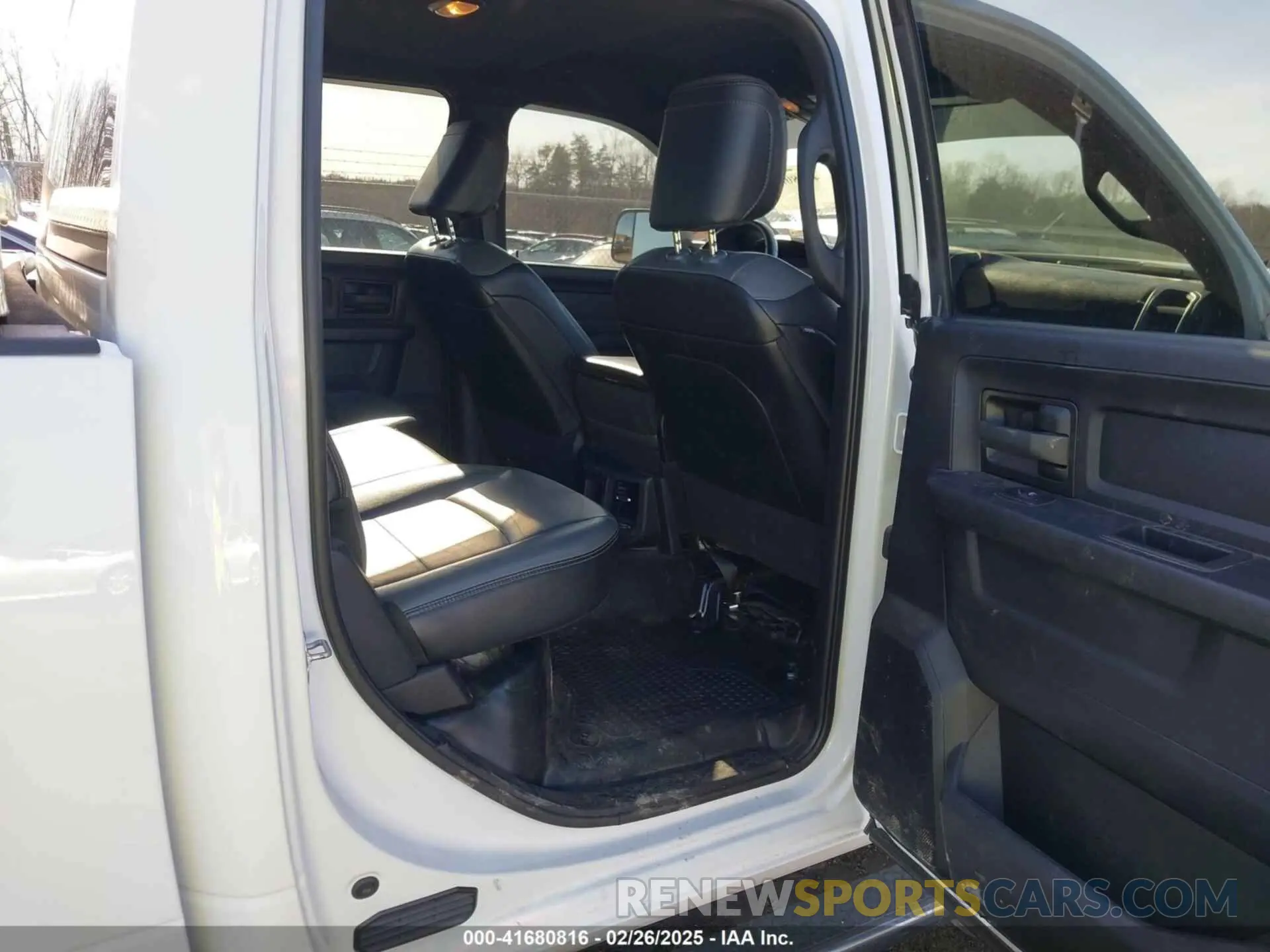 8 Фотография поврежденного автомобиля 3C6UR5CJ5NG367849 RAM 2500 2022
