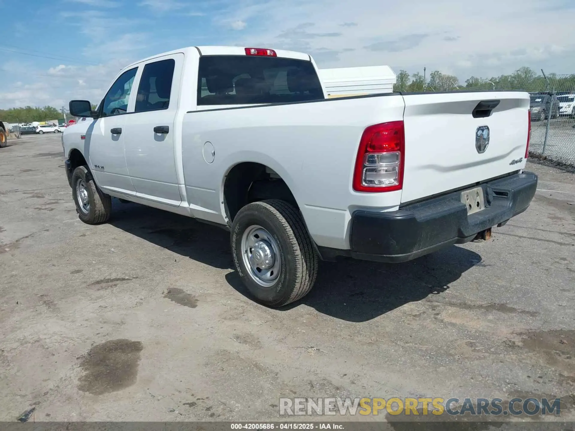 3 Photograph of a damaged car 3C6UR5CJ6NG203221 RAM 2500 2022
