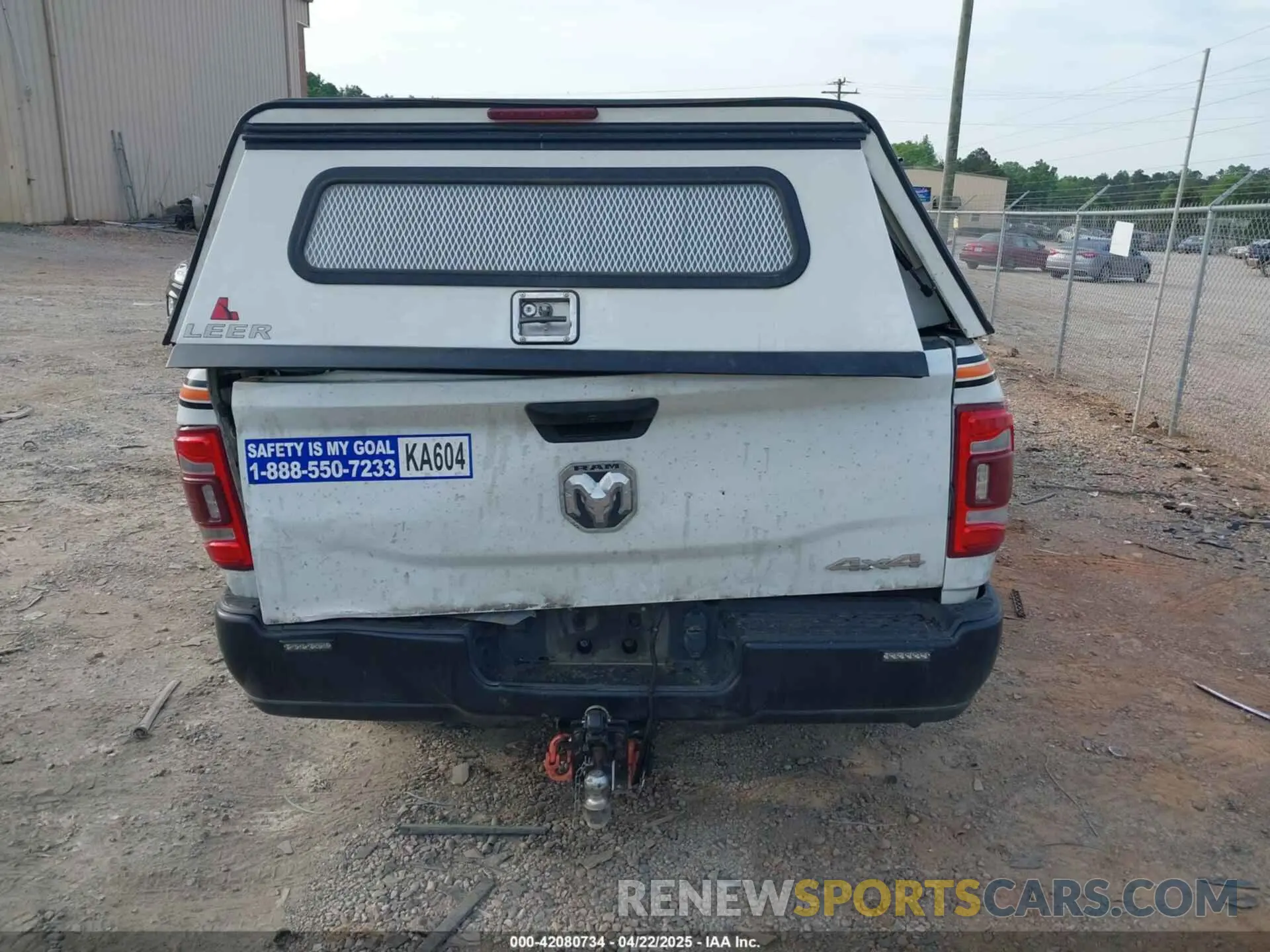 16 Photograph of a damaged car 3C6UR5CJXNG271926 RAM 2500 2022