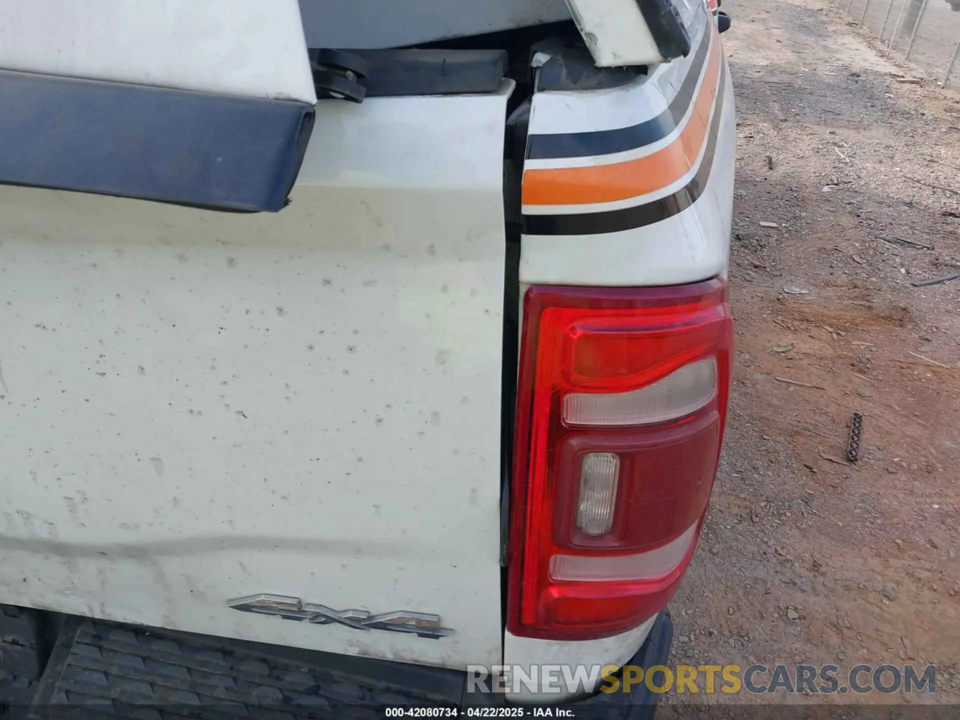 19 Photograph of a damaged car 3C6UR5CJXNG271926 RAM 2500 2022