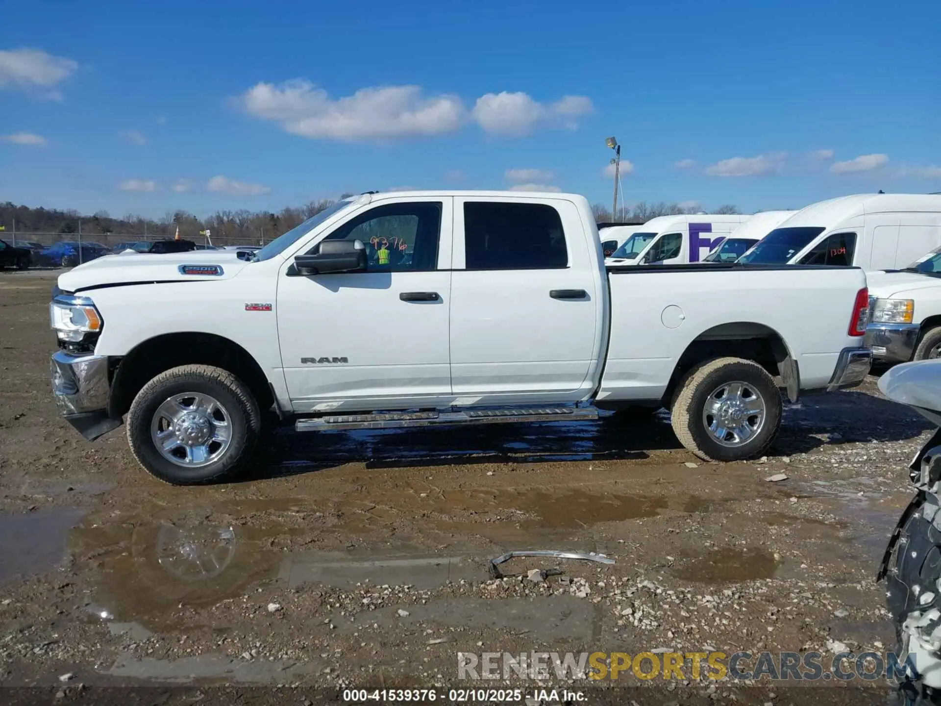 14 Photograph of a damaged car 3C6UR5CJXNG321949 RAM 2500 2022