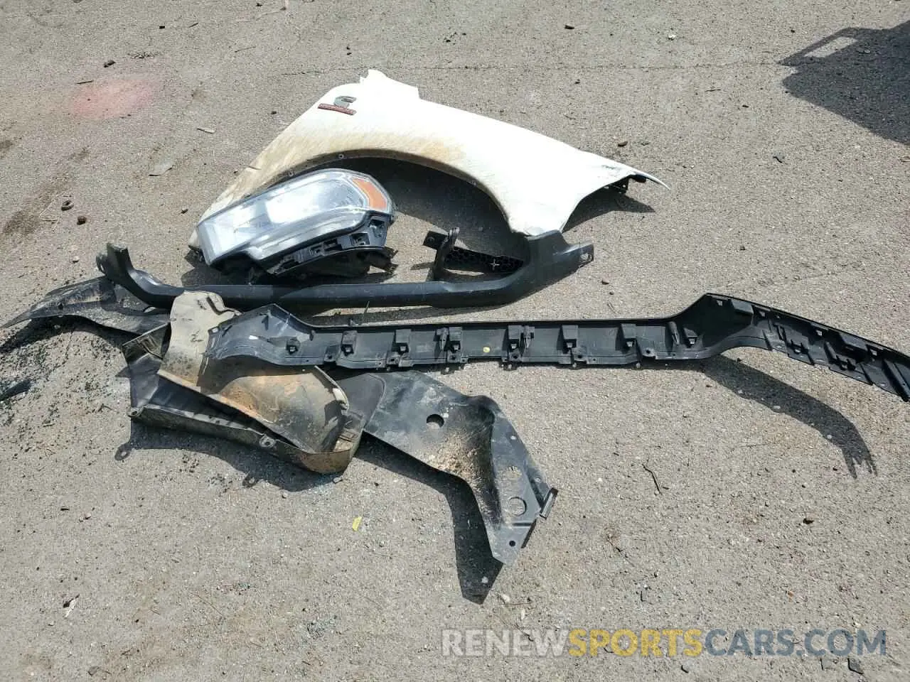 13 Photograph of a damaged car 3C6UR5CL5NG139495 RAM 2500 2022