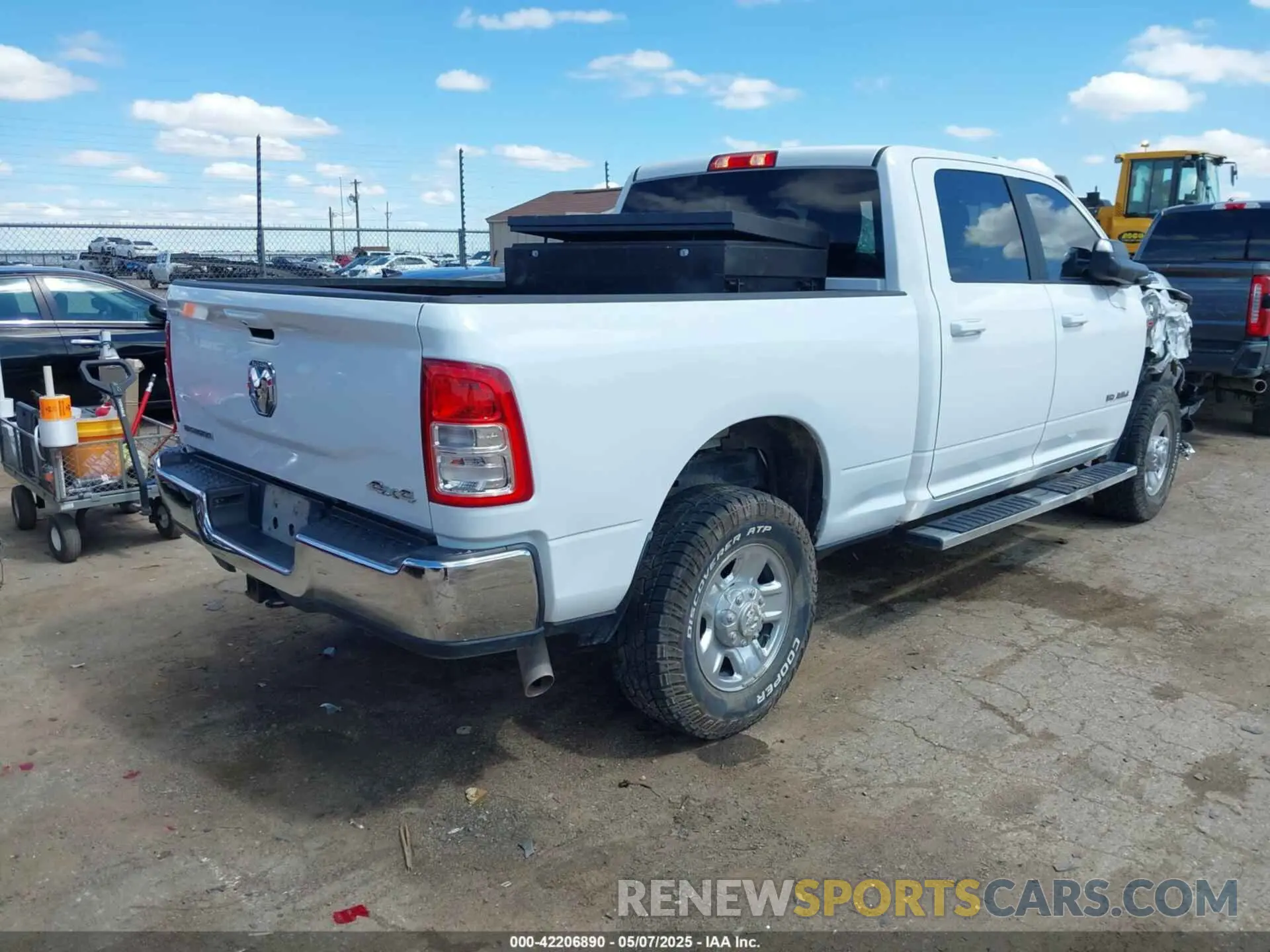 4 Photograph of a damaged car 3C6UR5DJ4NG119915 RAM 2500 2022