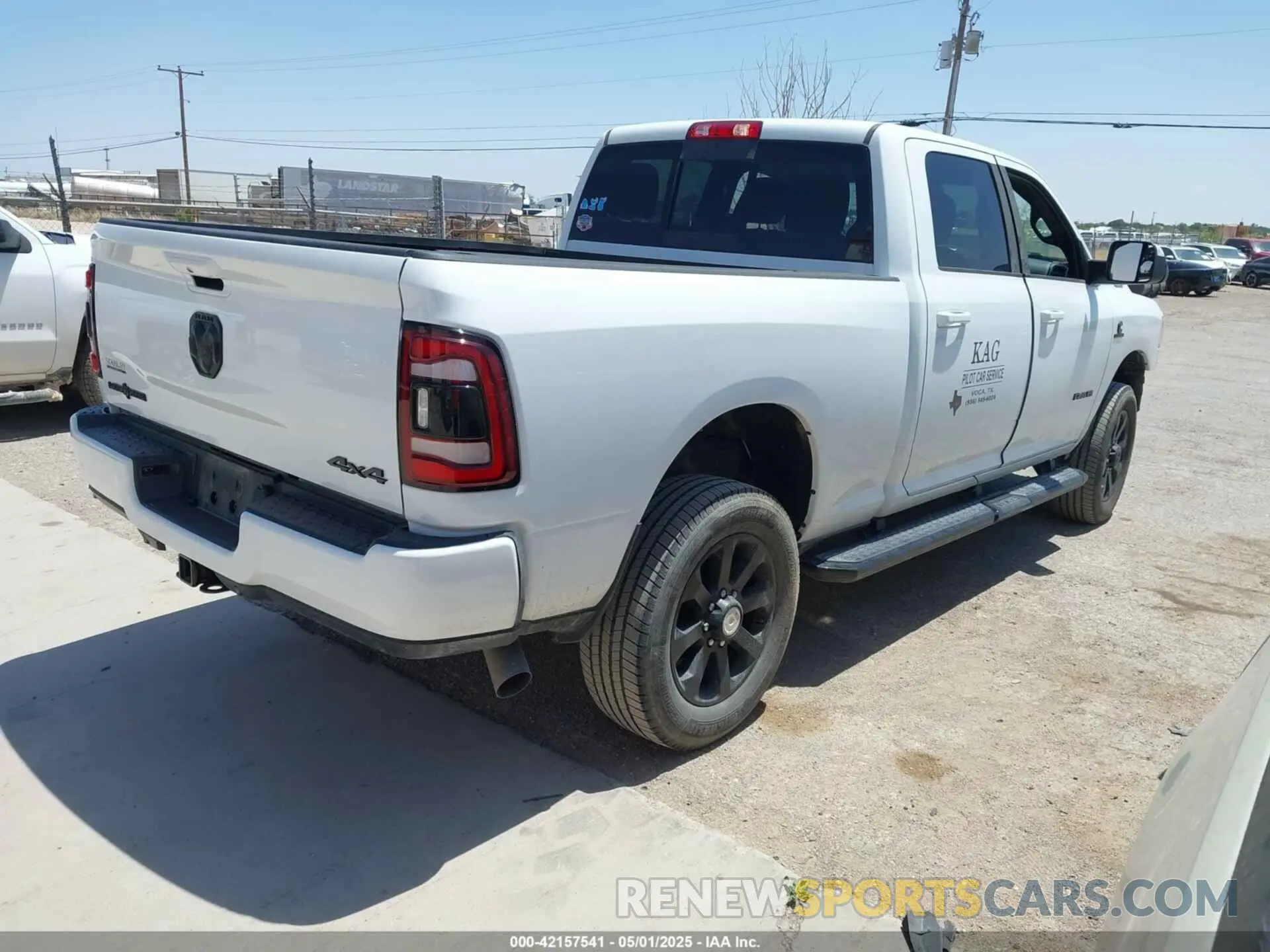 4 Photograph of a damaged car 3C6UR5DL2NG314588 RAM 2500 2022