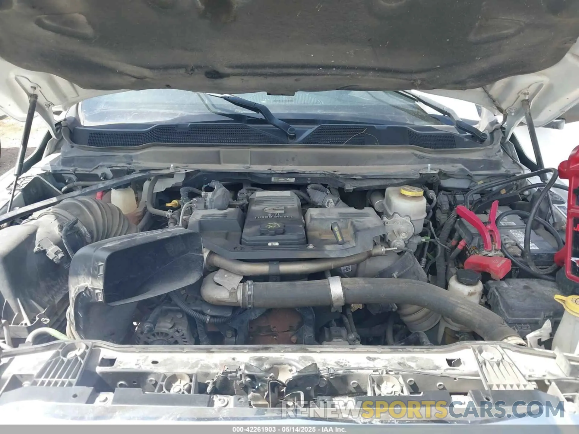 10 Photograph of a damaged car 3C6UR5DL2NG350071 RAM 2500 2022