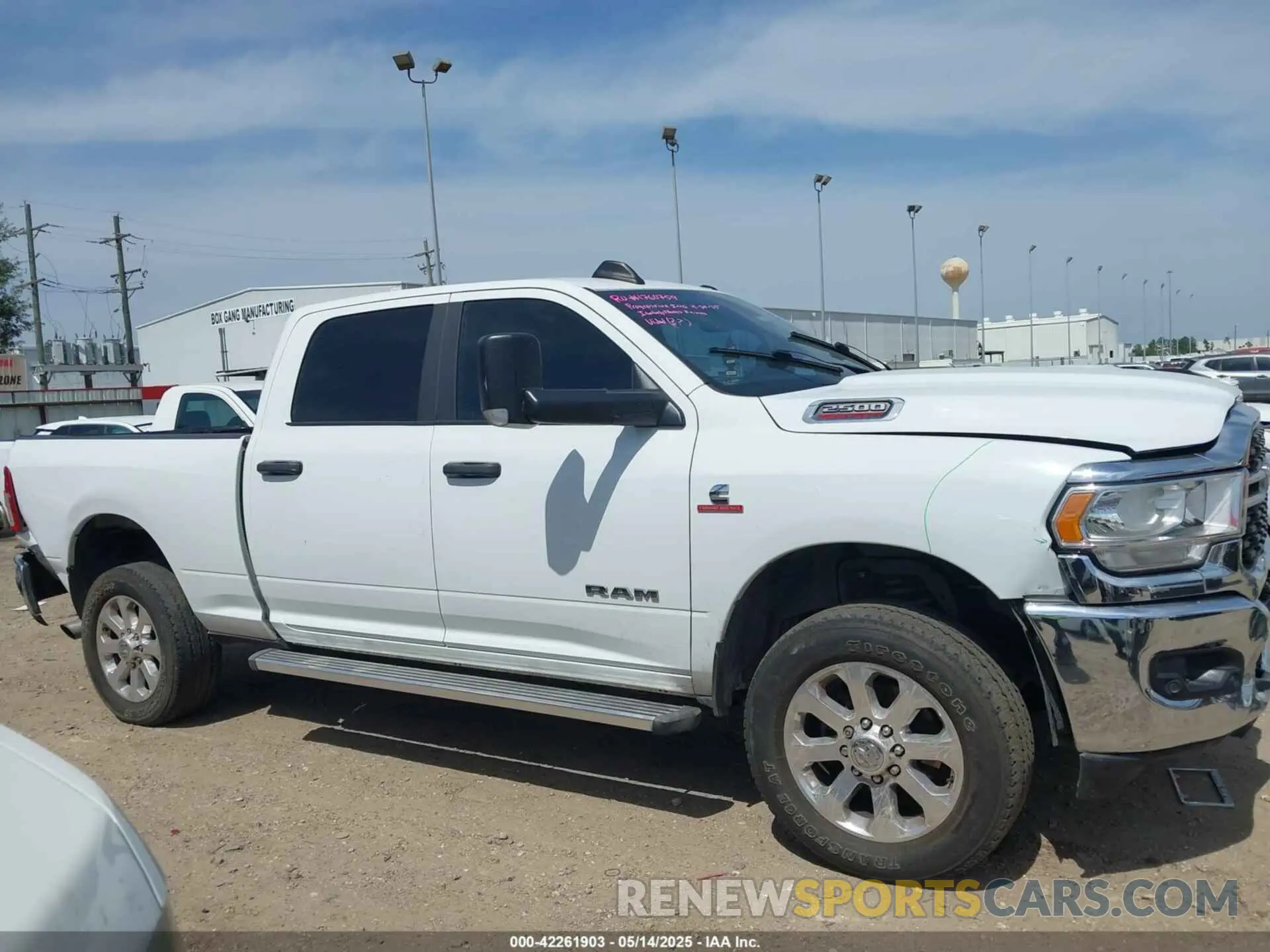 13 Photograph of a damaged car 3C6UR5DL2NG350071 RAM 2500 2022