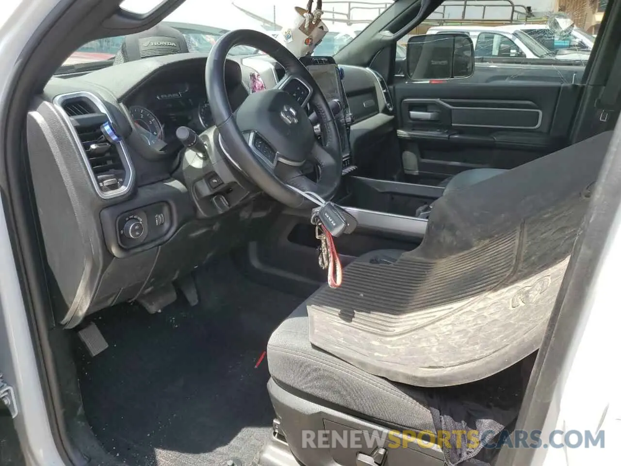 8 Photograph of a damaged car 3C6UR5DLXNG183393 RAM 2500 2022