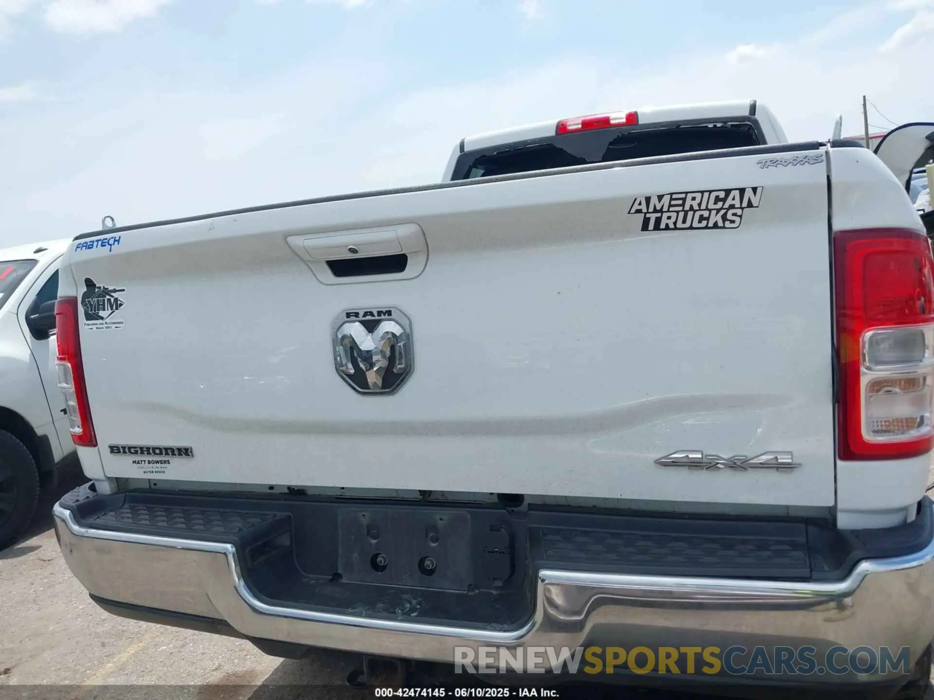 15 Photograph of a damaged car 3C6UR5DLXNG436311 RAM 2500 2022