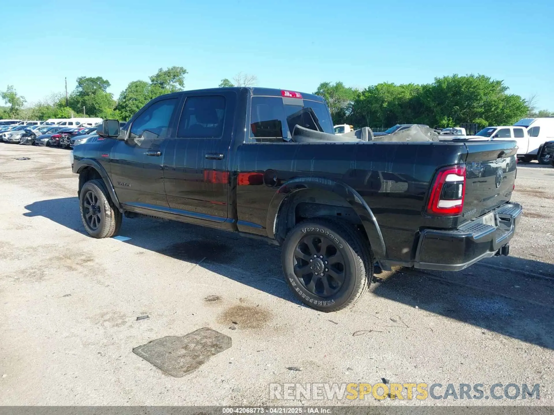 3 Photograph of a damaged car 3C6UR5FJ3NG131647 RAM 2500 2022