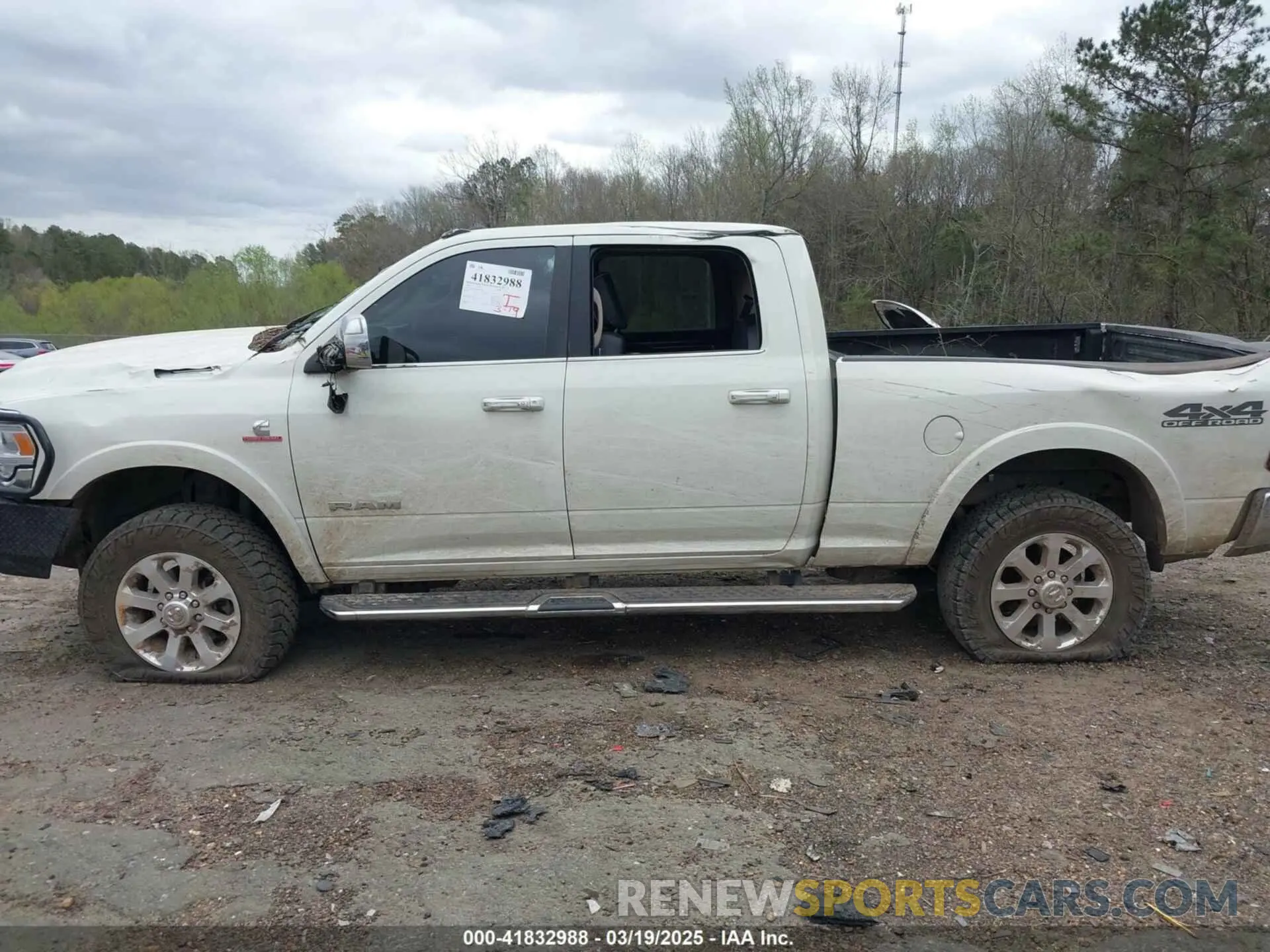 14 Photograph of a damaged car 3C6UR5FL3NG310109 RAM 2500 2022