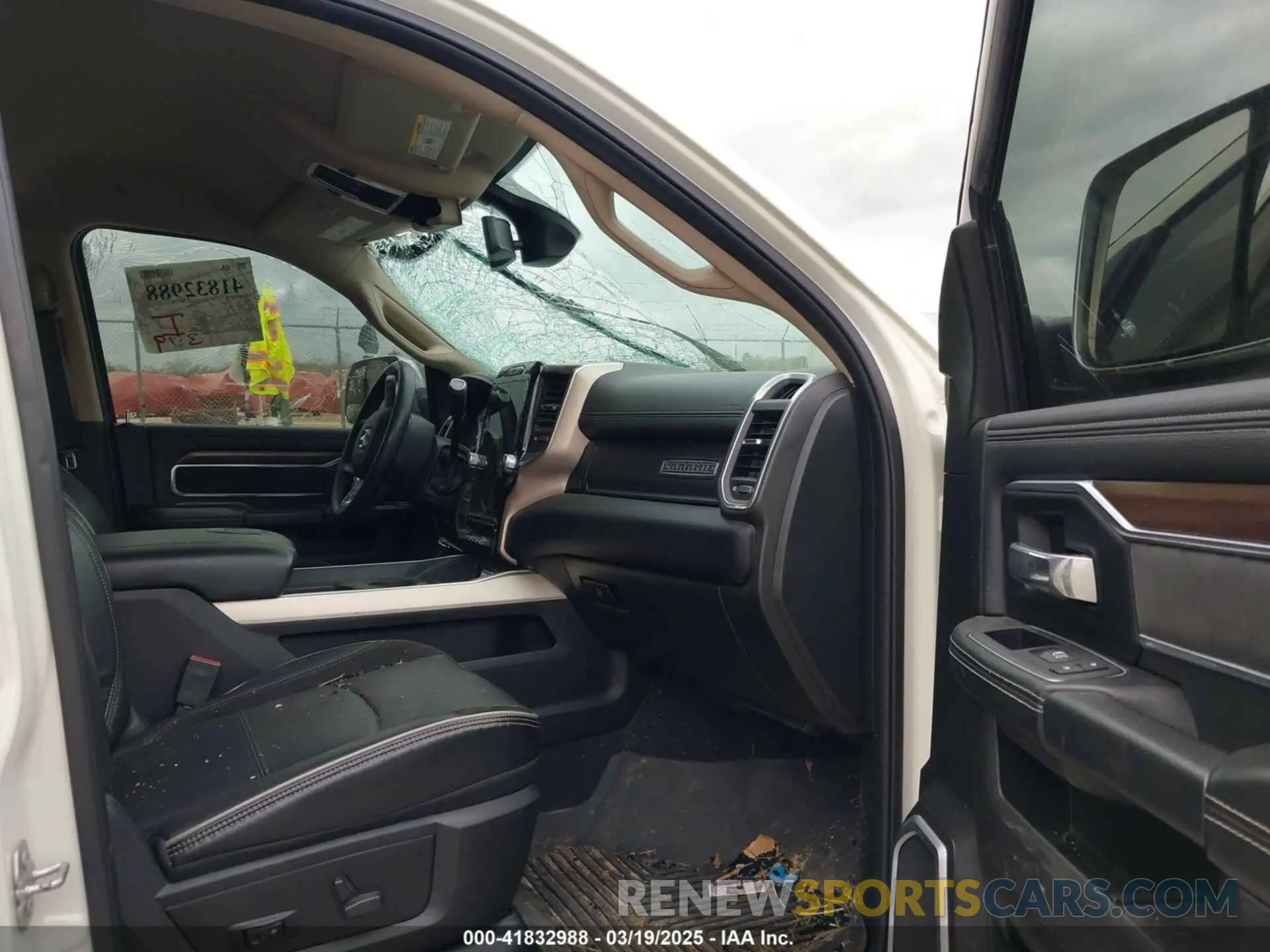 5 Photograph of a damaged car 3C6UR5FL3NG310109 RAM 2500 2022