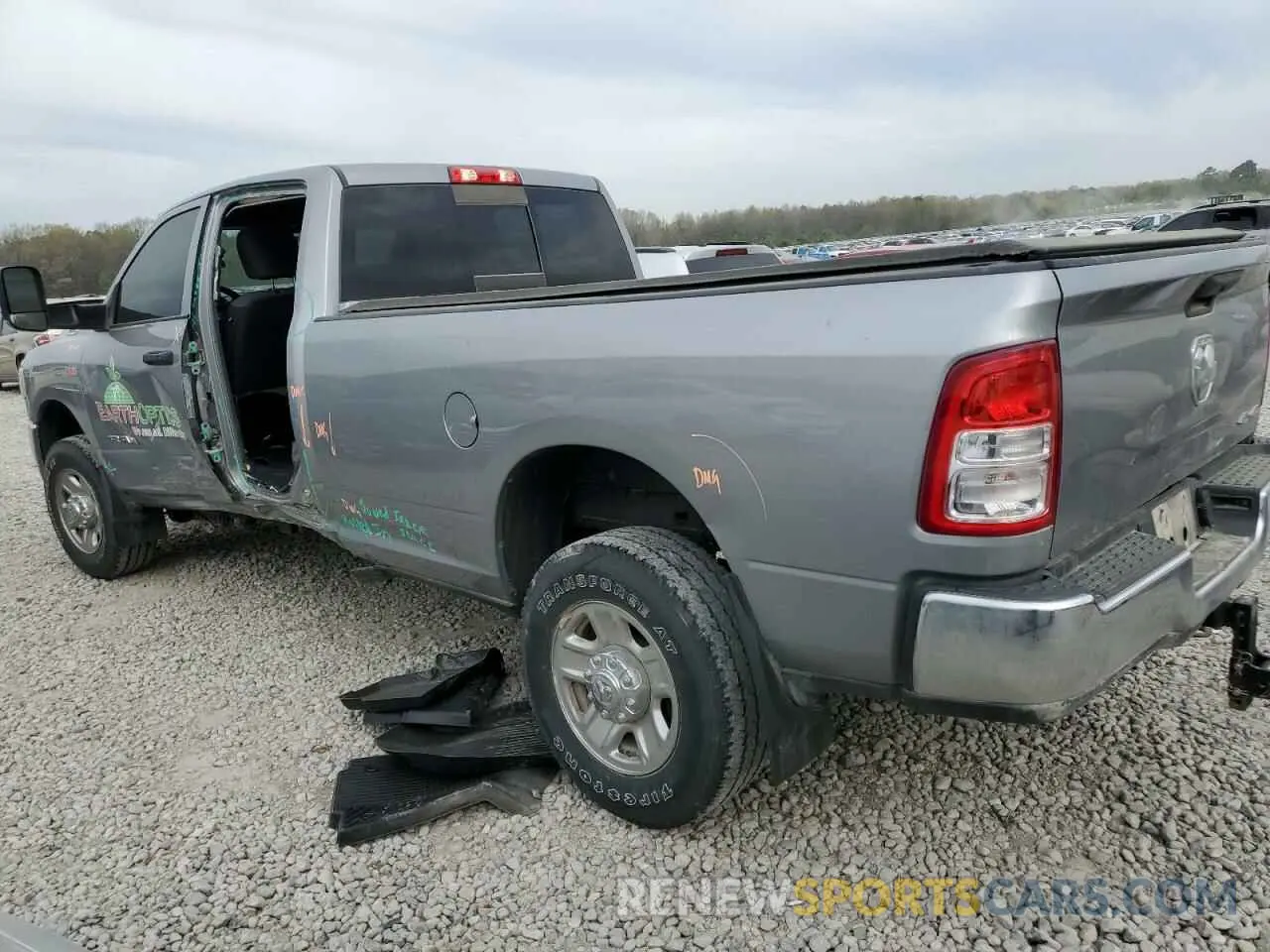 2 Фотография поврежденного автомобиля 3C6UR5HJ1NG361944 RAM 2500 2022