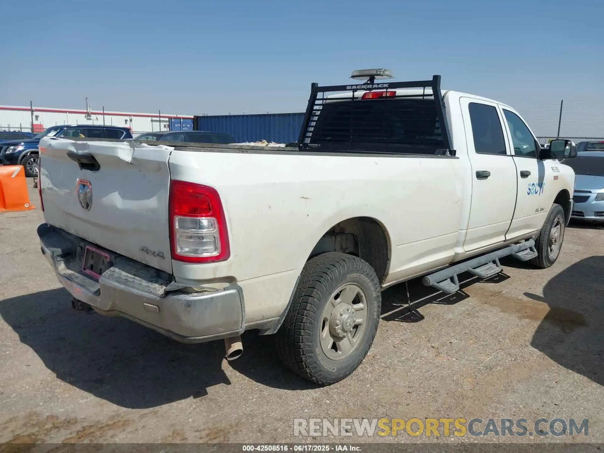 4 Photograph of a damaged car 3C6UR5HJXNG117791 RAM 2500 2022