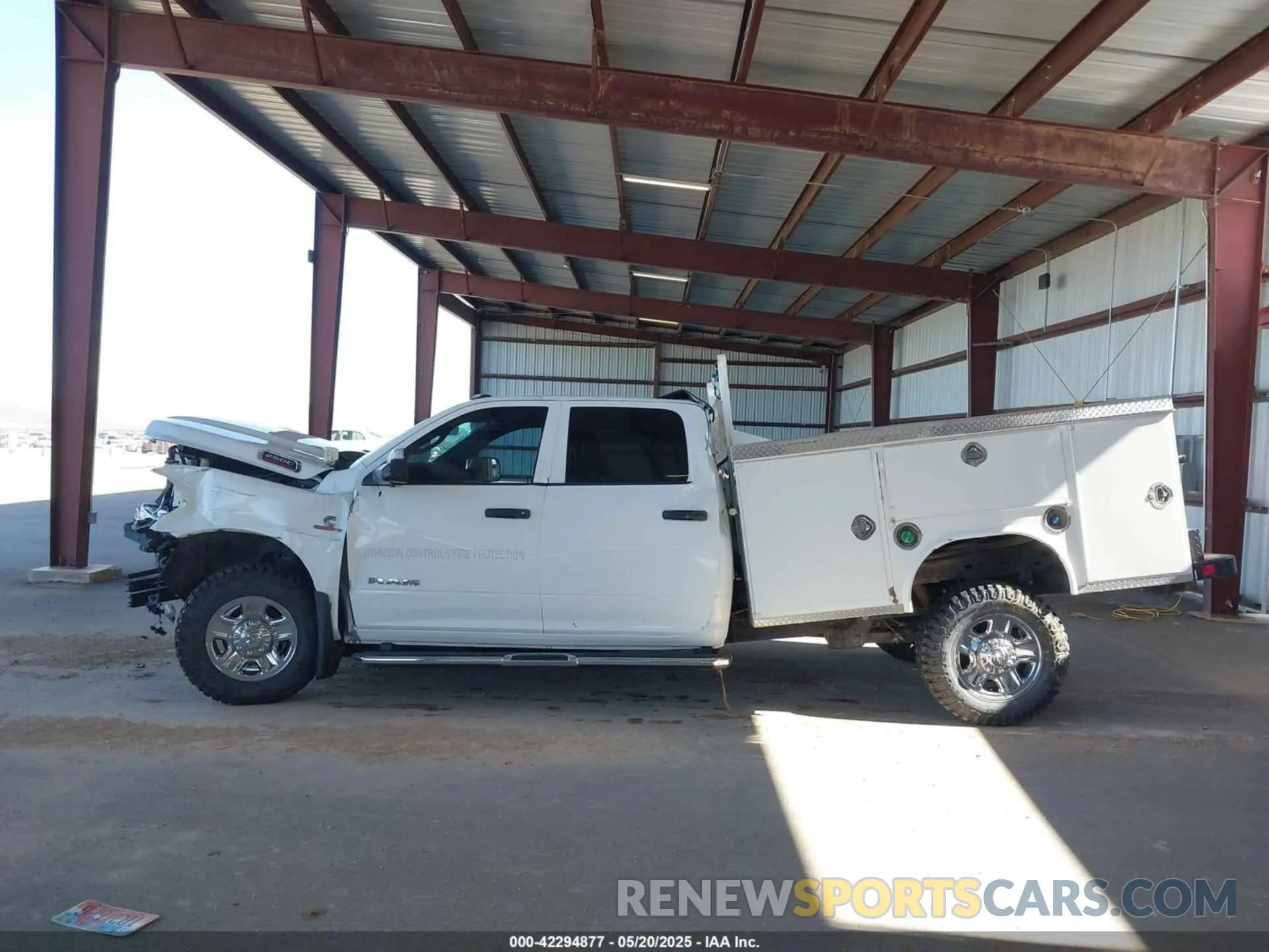 15 Photograph of a damaged car 3C6UR5HL6NG346244 RAM 2500 2022