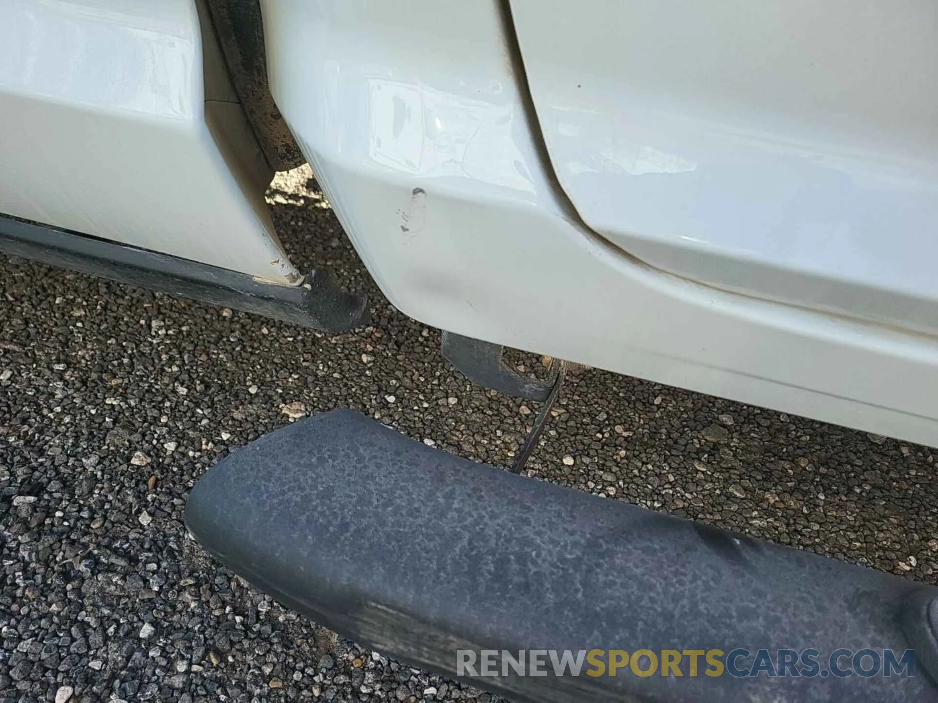 21 Photograph of a damaged car 3C6UR5HL6NG405499 RAM 2500 2022