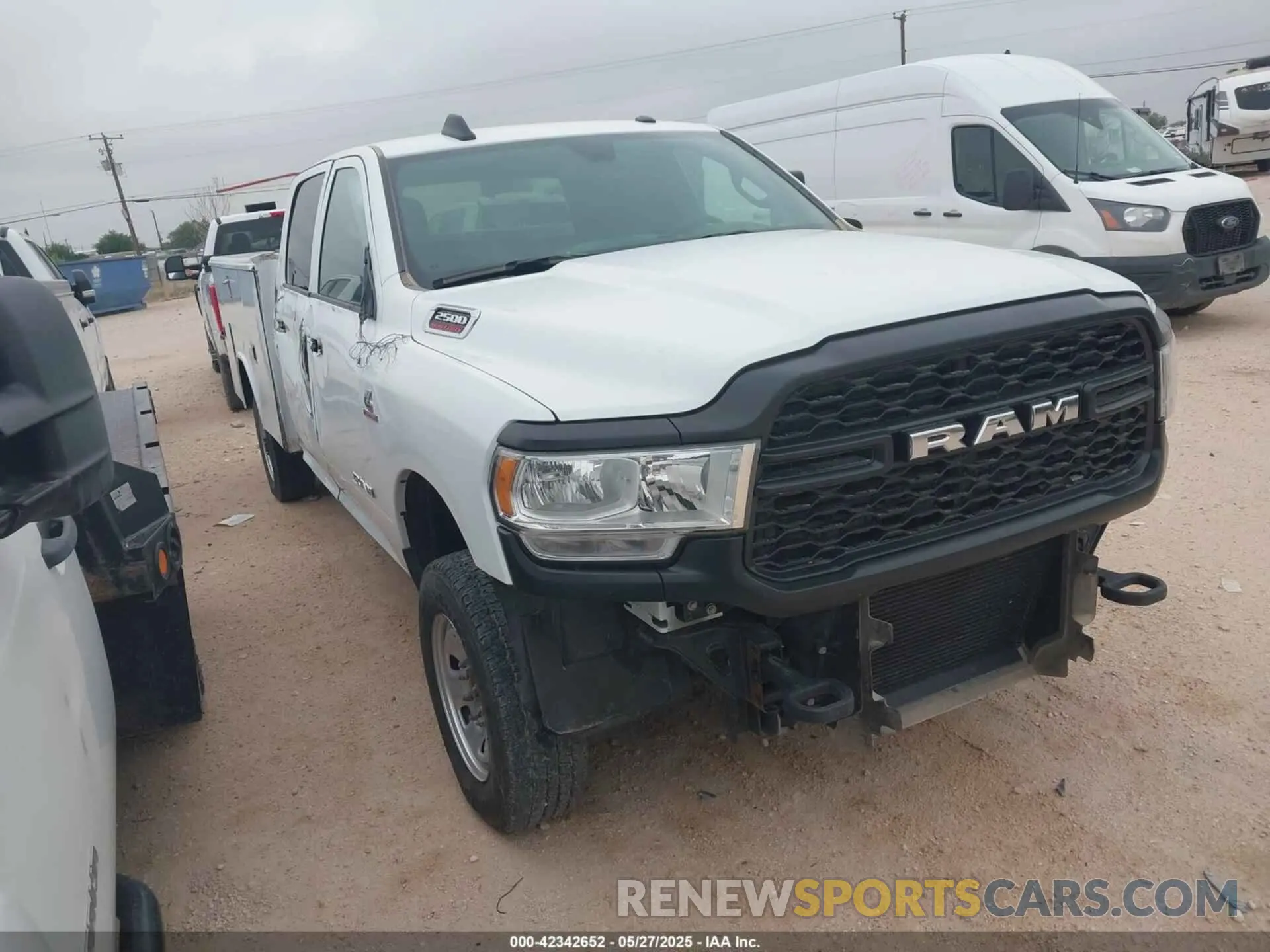1 Photograph of a damaged car 3C6UR5HLXNG241660 RAM 2500 2022