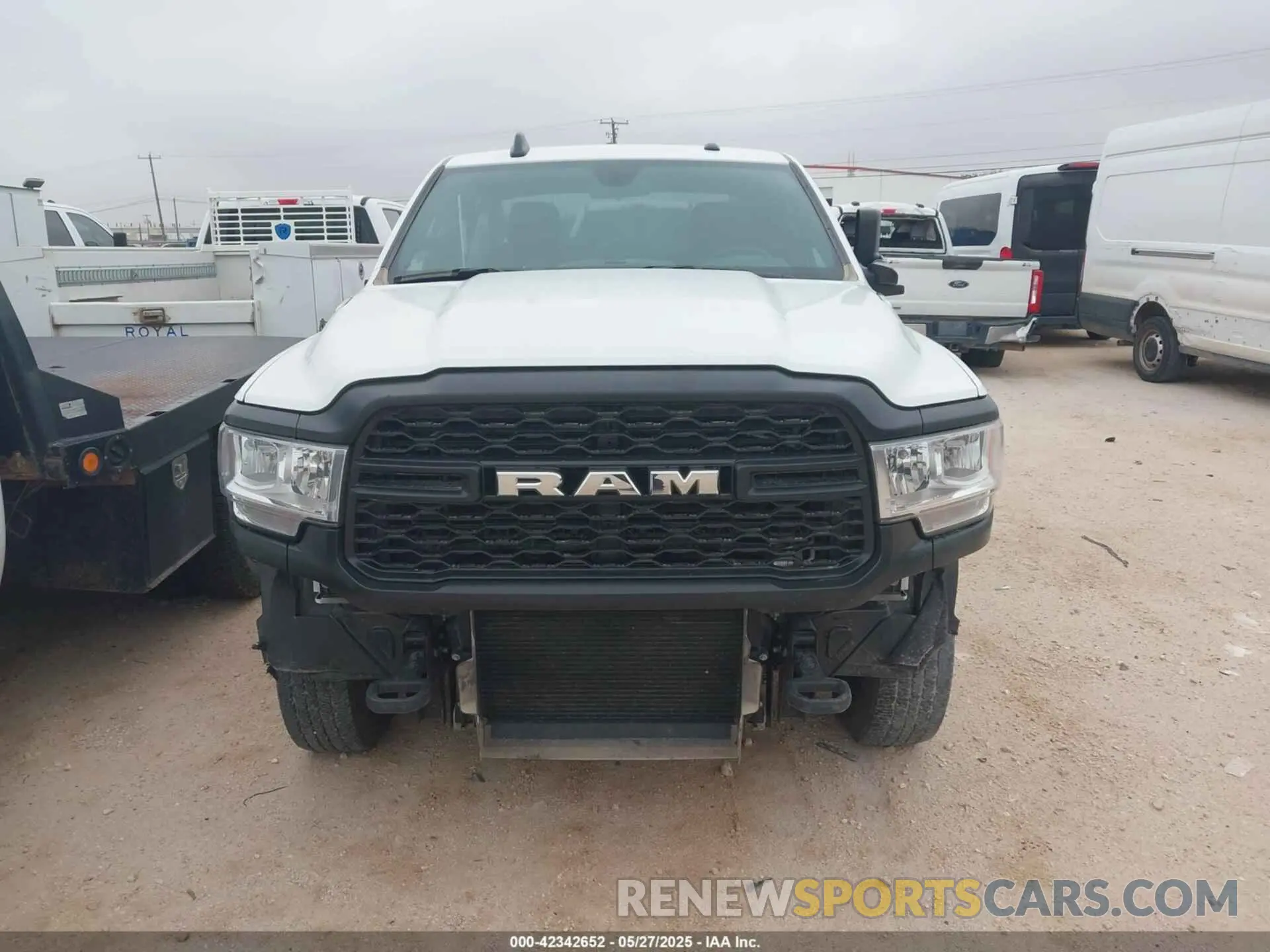 12 Photograph of a damaged car 3C6UR5HLXNG241660 RAM 2500 2022