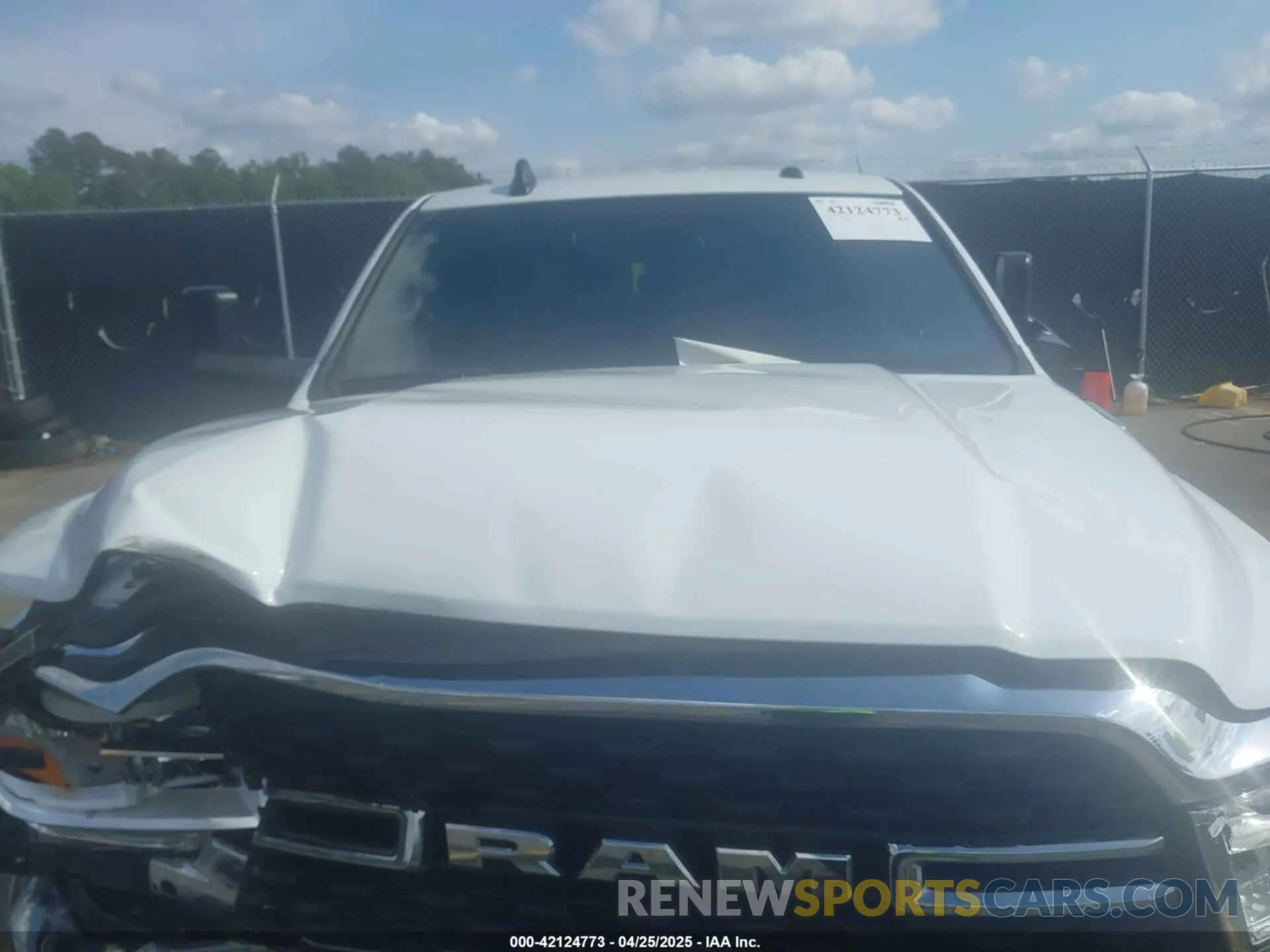 10 Photograph of a damaged car 3C6UR5JJ0NG248027 RAM 2500 2022
