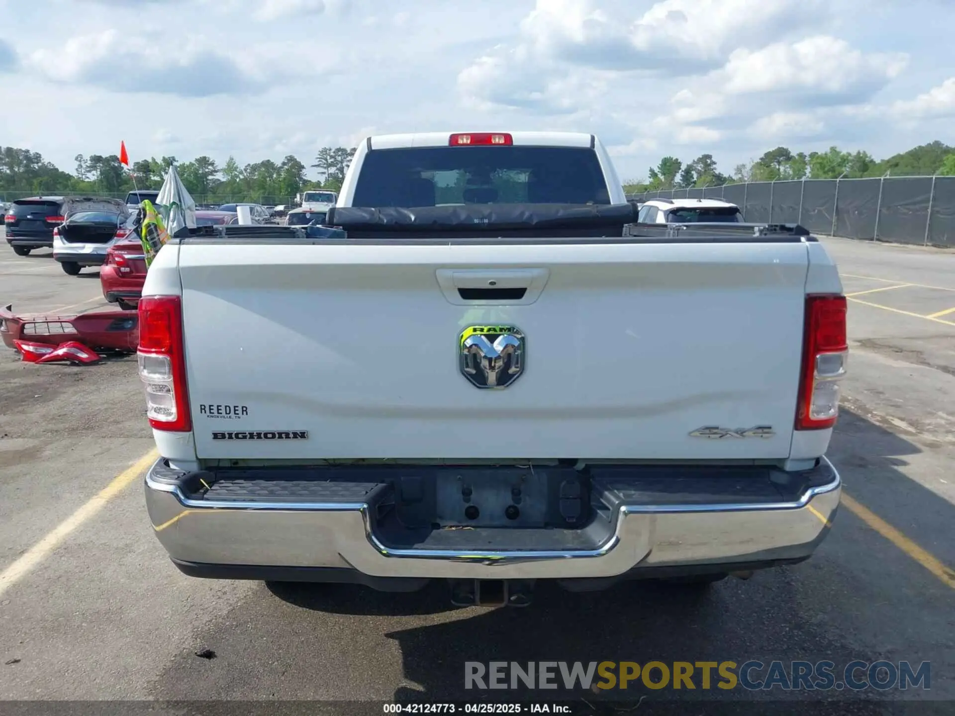 16 Photograph of a damaged car 3C6UR5JJ0NG248027 RAM 2500 2022