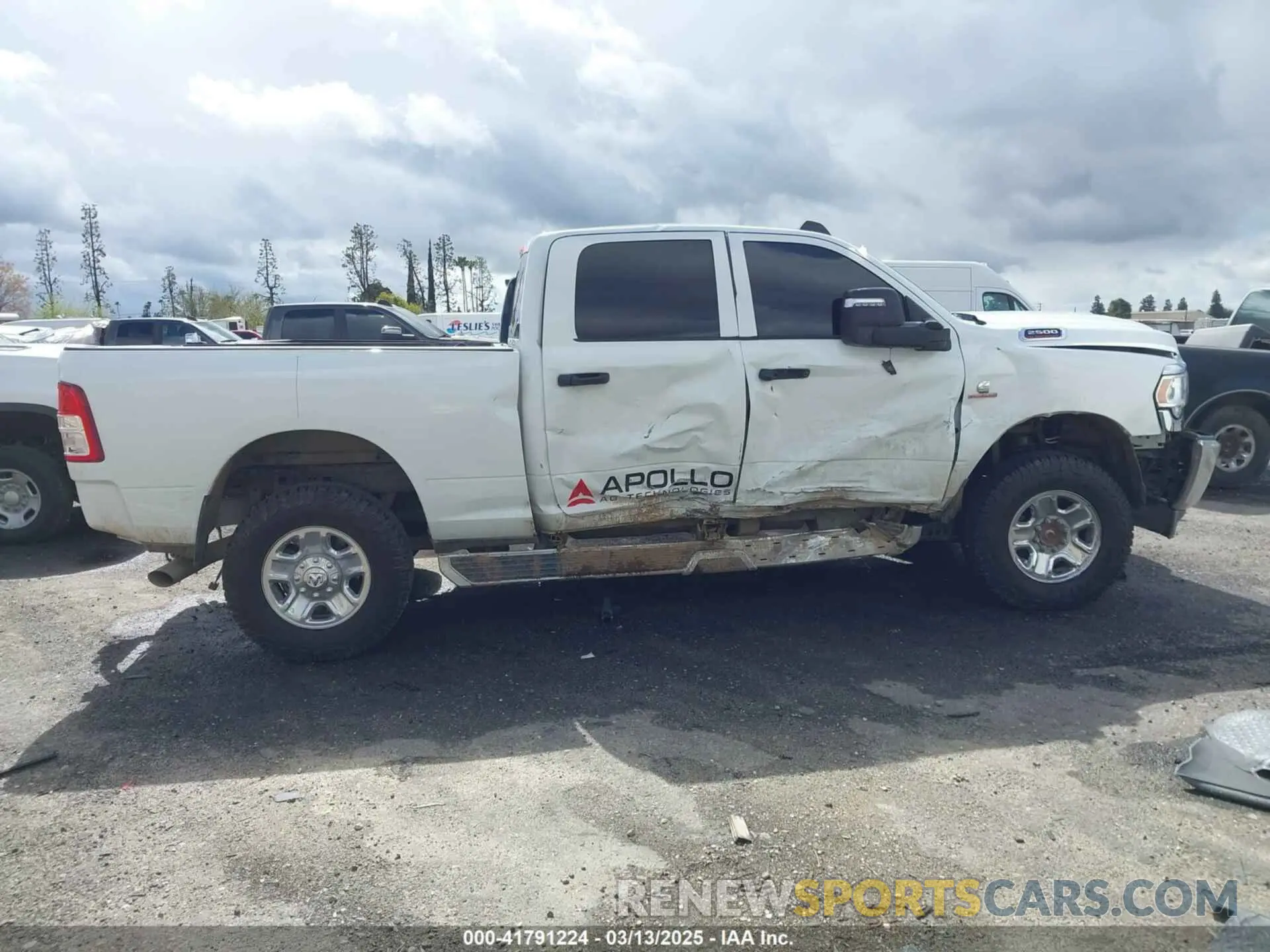 13 Фотография поврежденного автомобиля 3C6UR5CL3RG226527 RAM 2500 2024