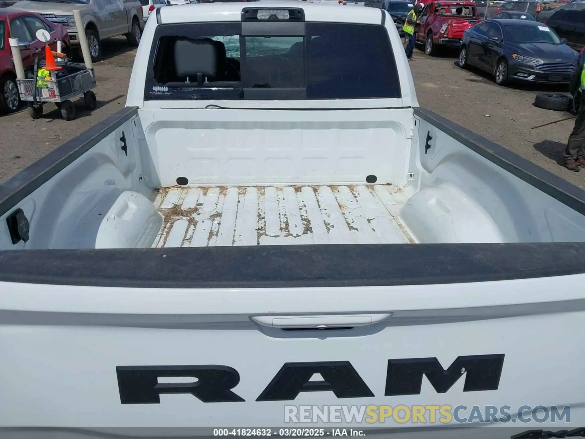 8 Фотография поврежденного автомобиля 3C6UR5EJ2RG278405 RAM 2500 2024