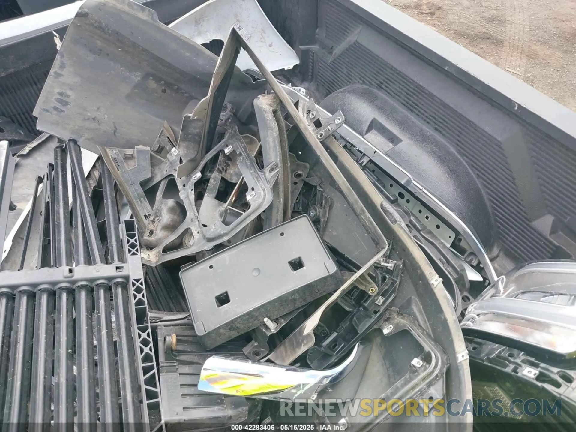 12 Photograph of a damaged car 3C6UR5FL2RG285550 RAM 2500 2024