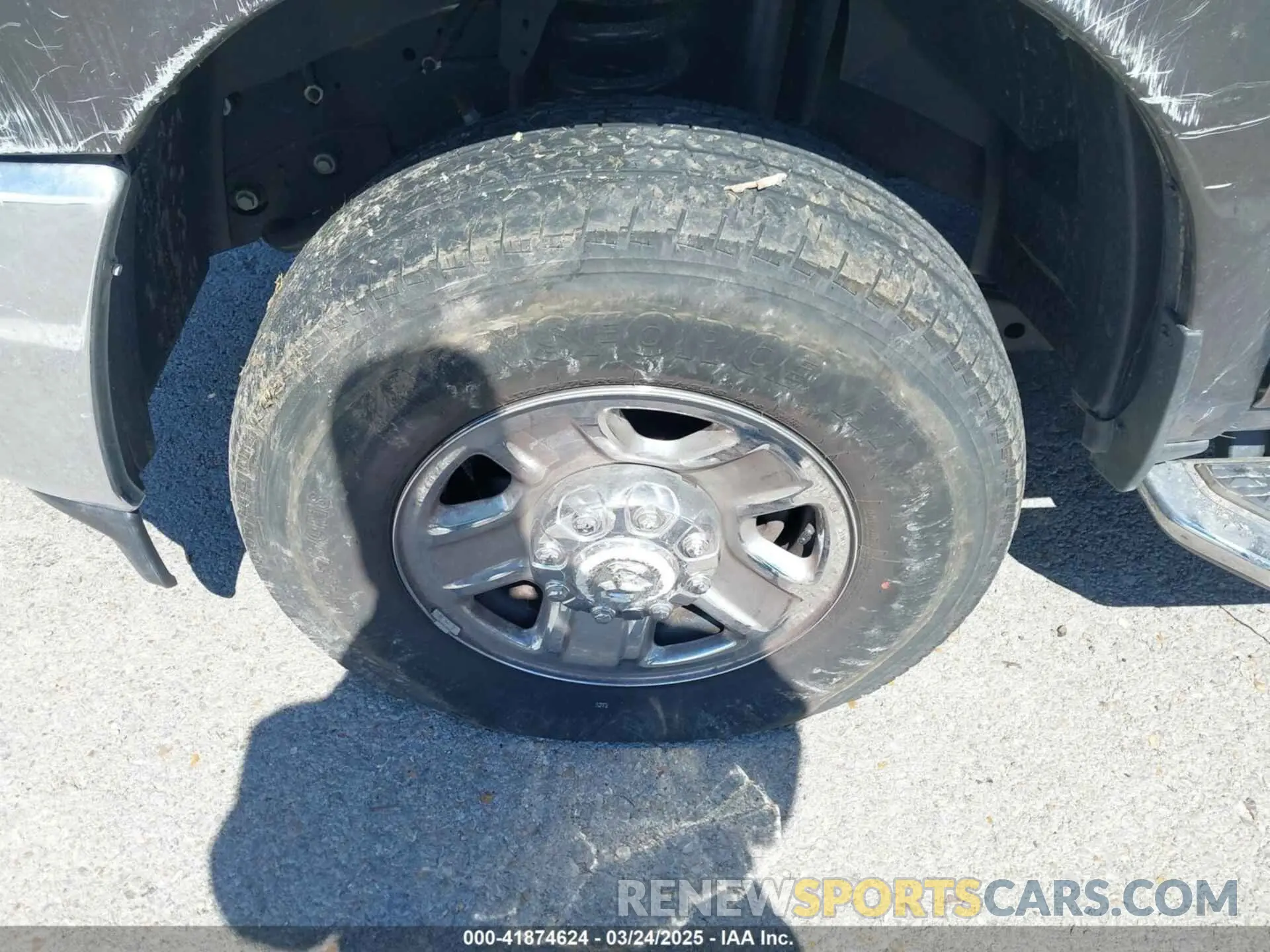 18 Photograph of a damaged car 3C6UR5HL1RG269501 RAM 2500 2024