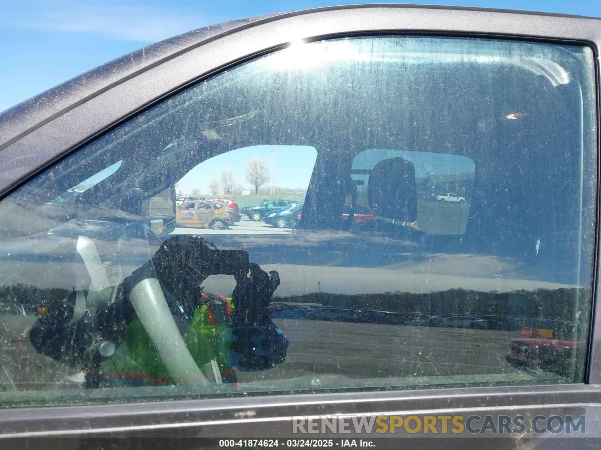 19 Photograph of a damaged car 3C6UR5HL1RG269501 RAM 2500 2024