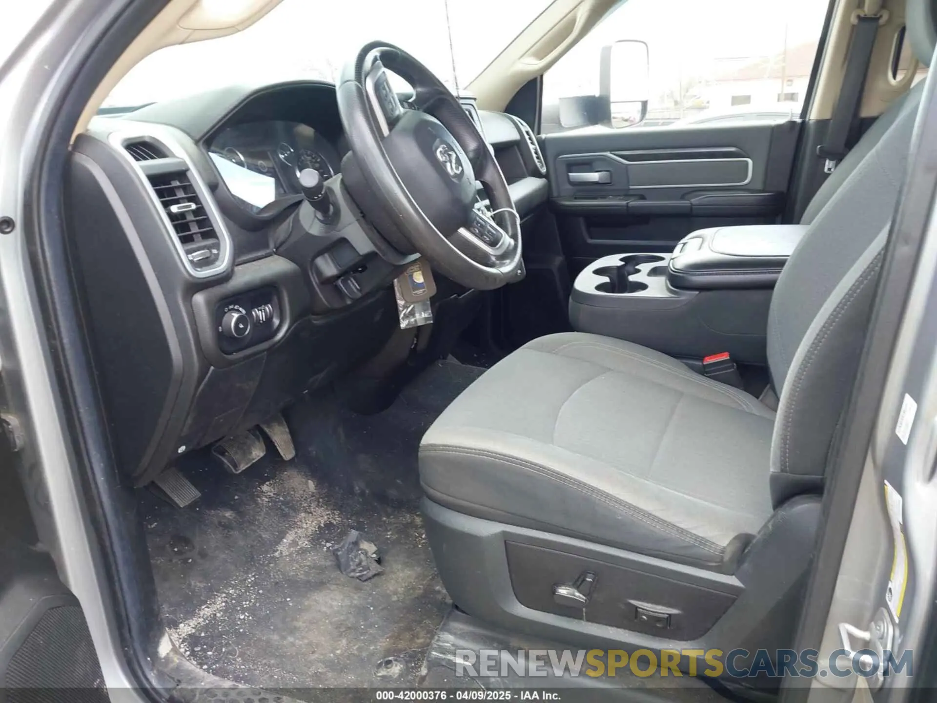 7 Фотография поврежденного автомобиля 3C63R3DL5KG612385 RAM 3500 2019