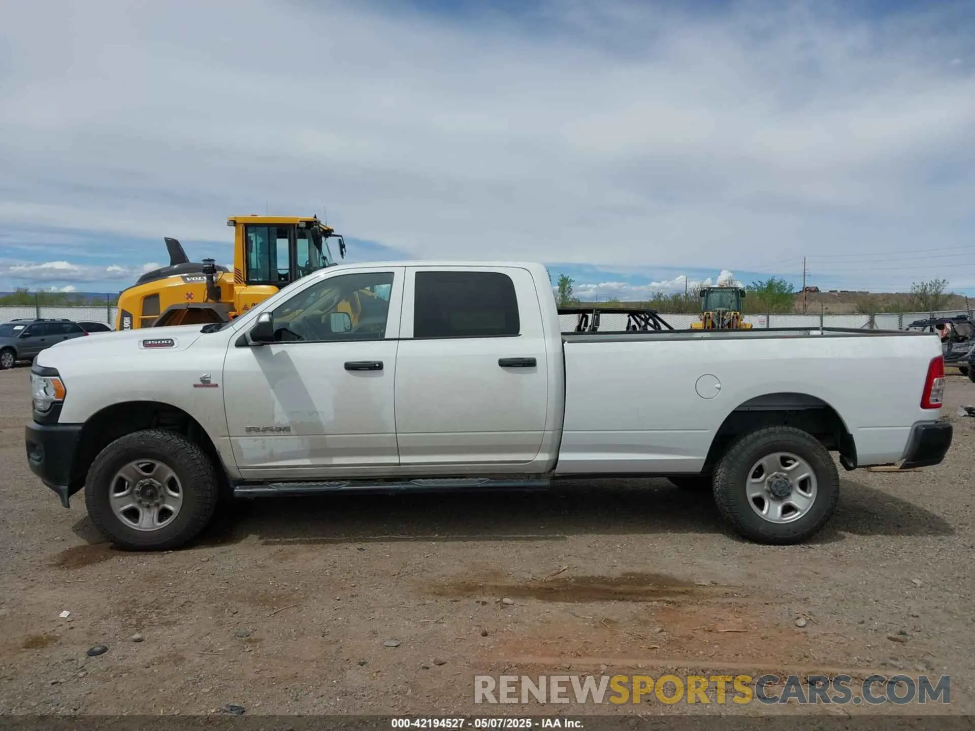 14 Photograph of a damaged car 3C63R3GL8KG695015 RAM 3500 2019