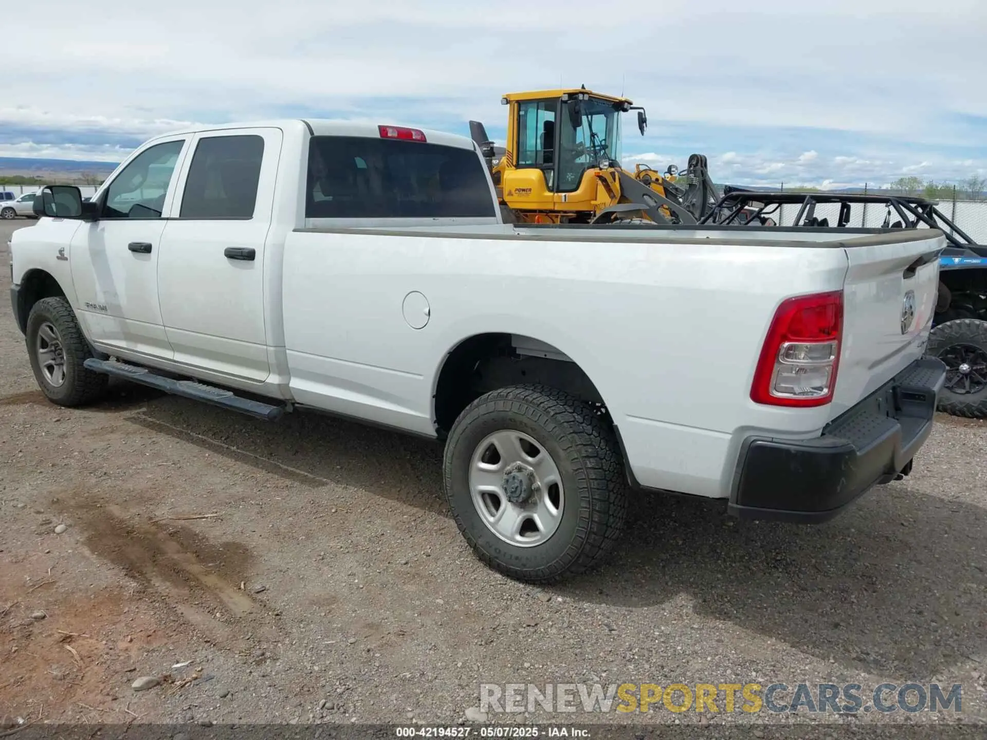 3 Photograph of a damaged car 3C63R3GL8KG695015 RAM 3500 2019