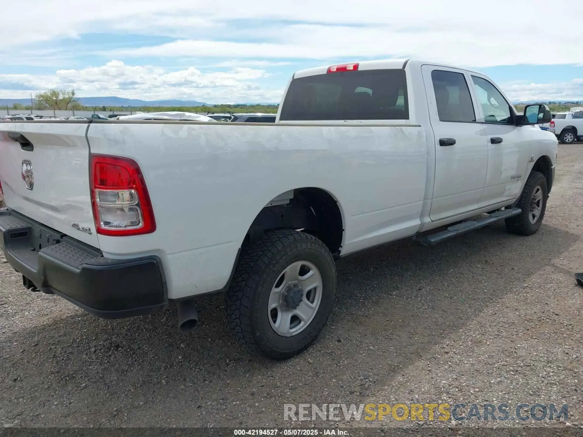 4 Photograph of a damaged car 3C63R3GL8KG695015 RAM 3500 2019