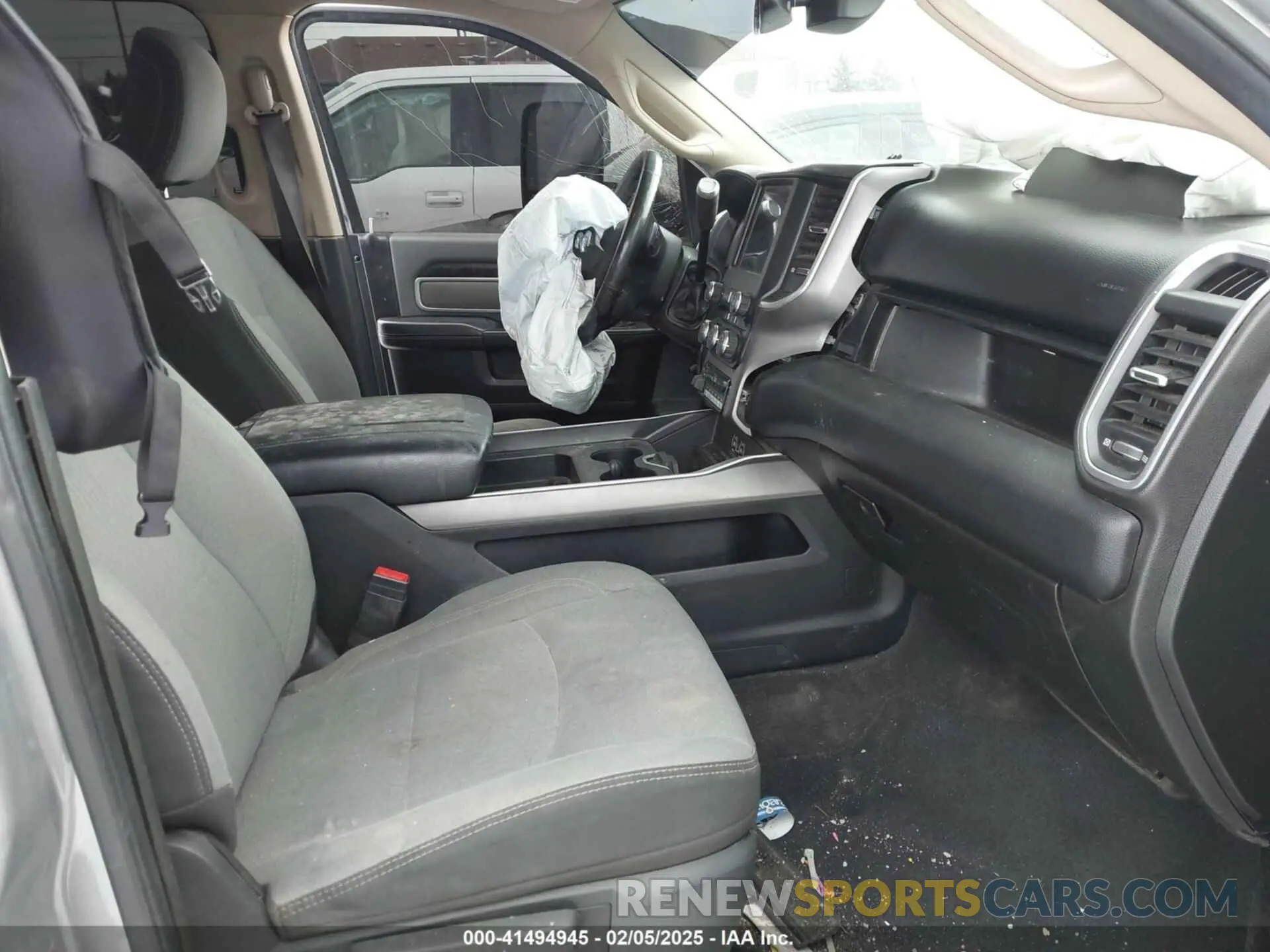 5 Photograph of a damaged car 3C63R3HL8KG610236 RAM 3500 2019