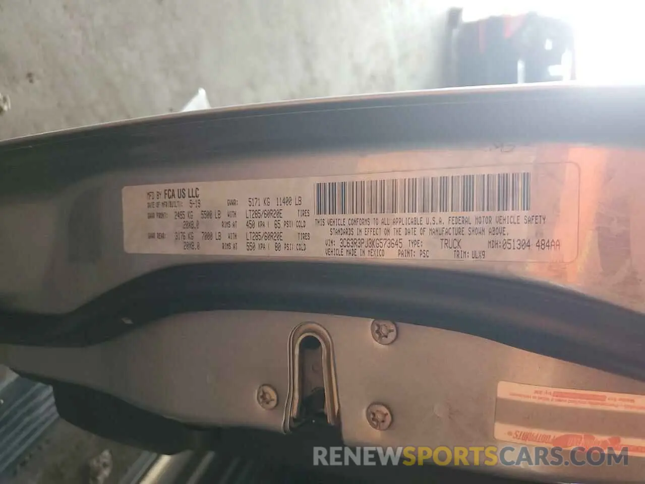 12 Фотография поврежденного автомобиля 3C63R3PJ3KG573645 RAM 3500 2019