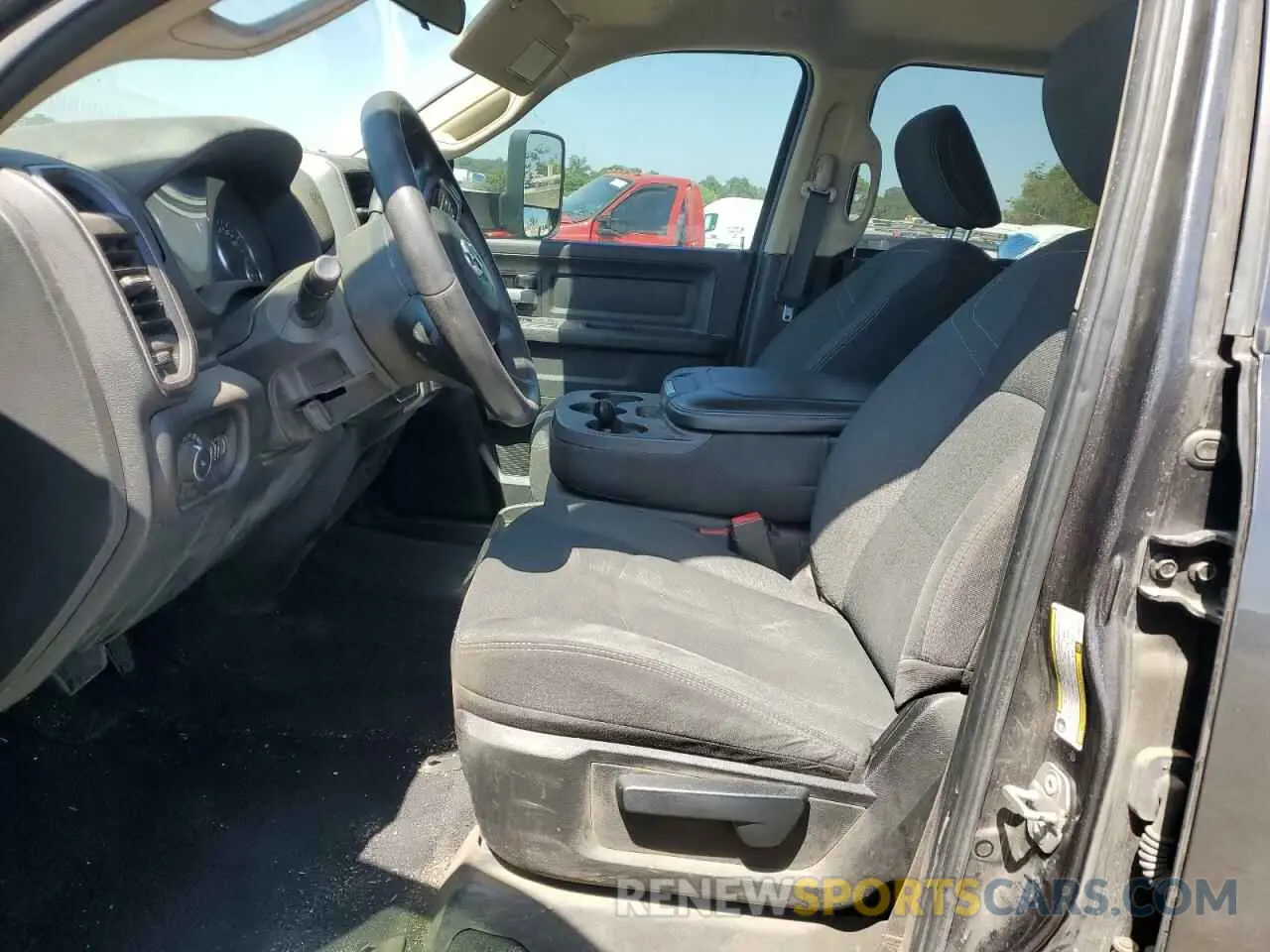 7 Photograph of a damaged car 3C63RRGL1KG692203 RAM 3500 2019