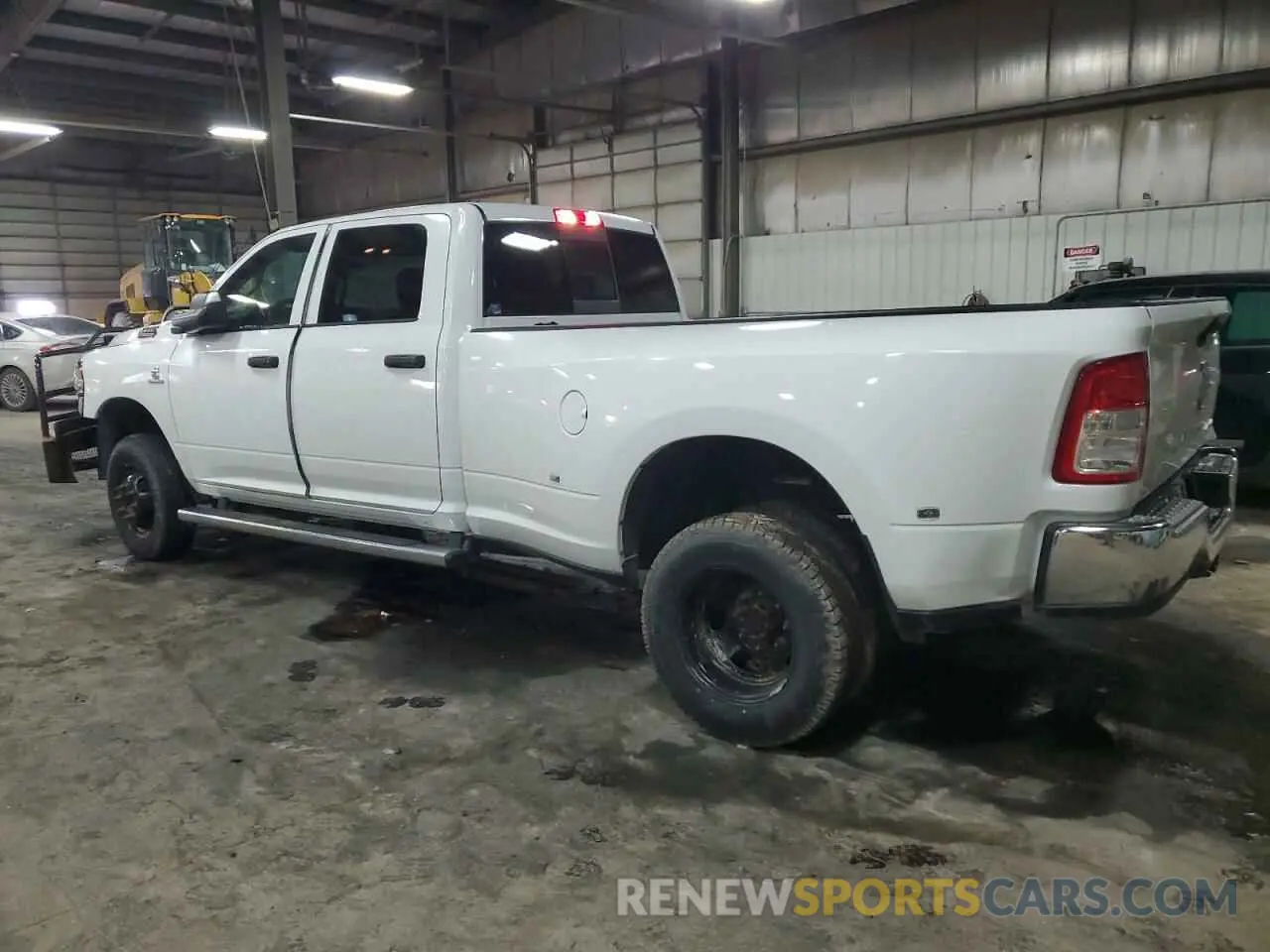 2 Photograph of a damaged car 3C63RRGL4KG645912 RAM 3500 2019