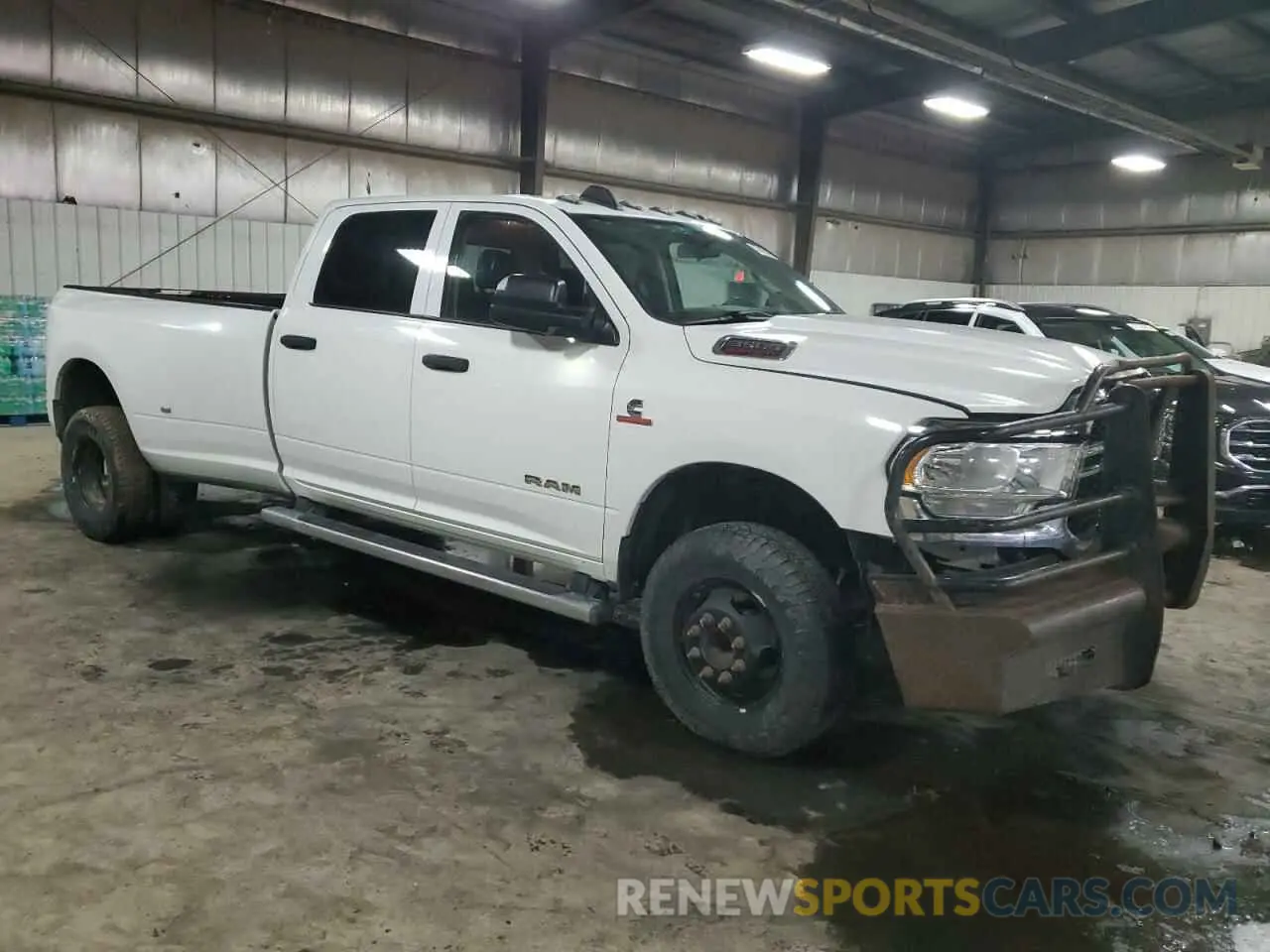 4 Photograph of a damaged car 3C63RRGL4KG645912 RAM 3500 2019