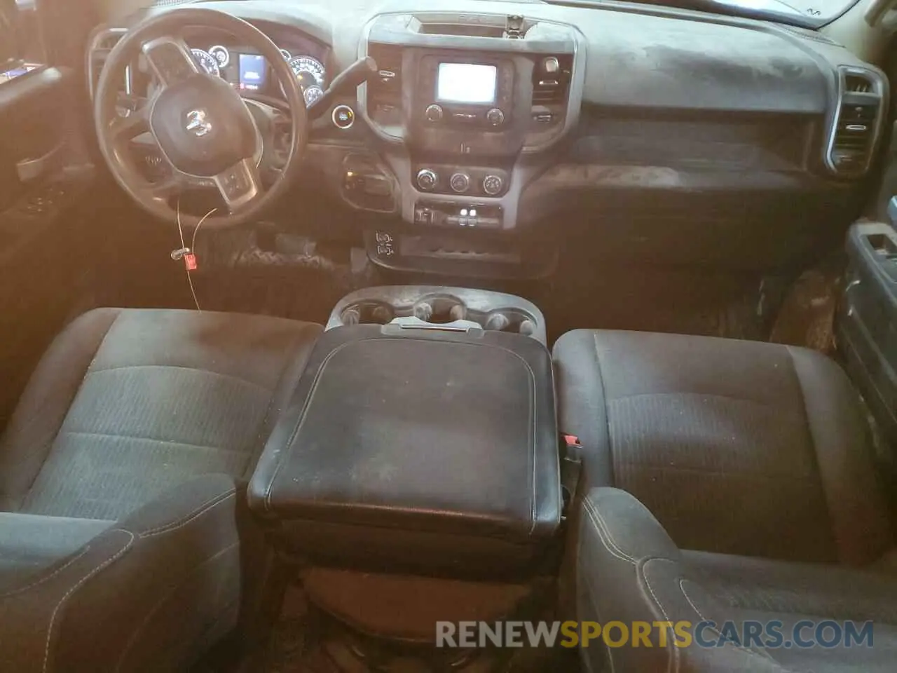 8 Photograph of a damaged car 3C63RRGL4KG645912 RAM 3500 2019