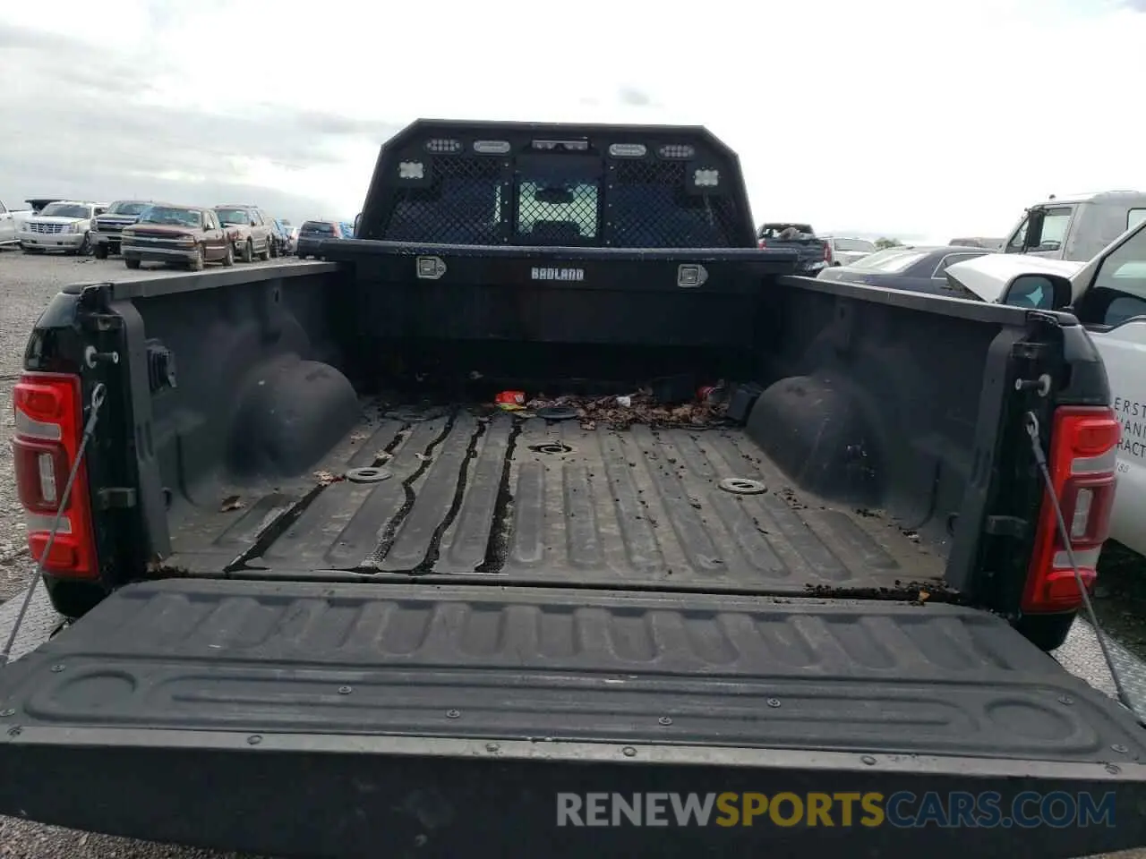 10 Photograph of a damaged car 3C63RRJL8KG564484 RAM 3500 2019
