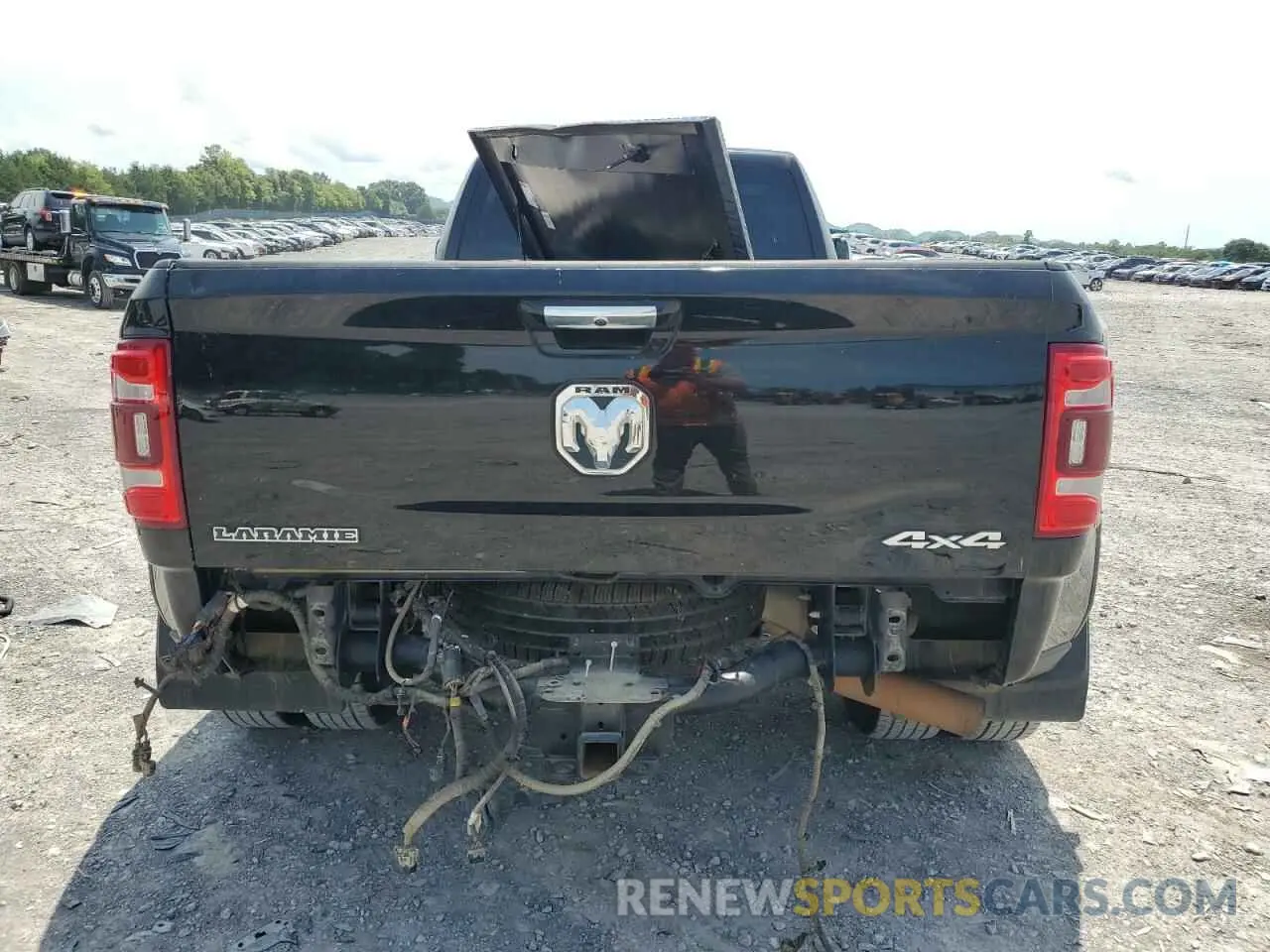 6 Photograph of a damaged car 3C63RRJL8KG564484 RAM 3500 2019