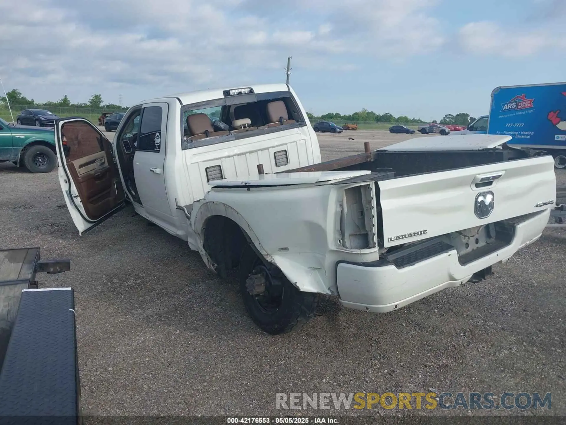 3 Photograph of a damaged car 3C63RRJLXKG639752 RAM 3500 2019