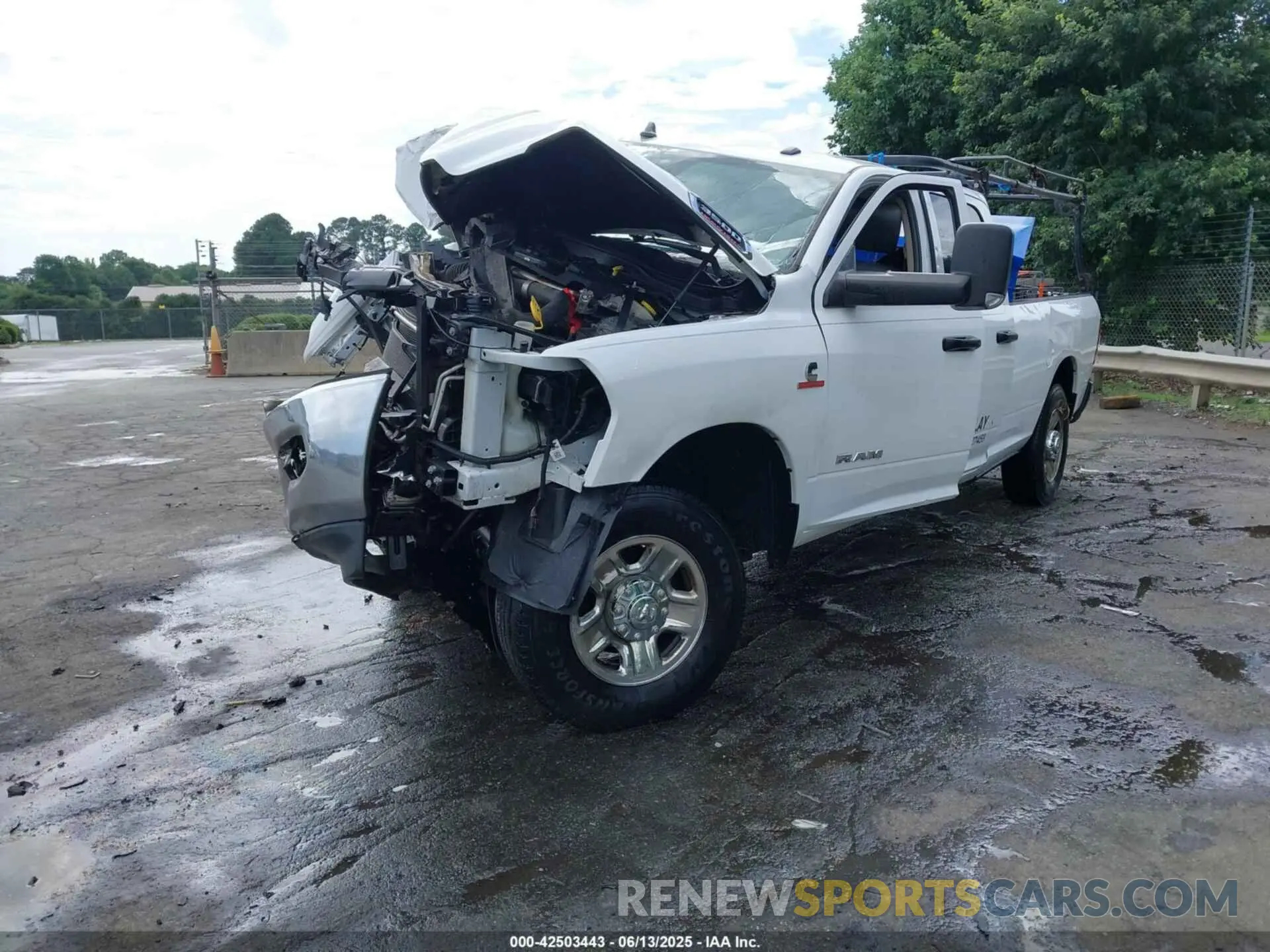 2 Photograph of a damaged car 3C63R3GL0LG114463 RAM 3500 2020