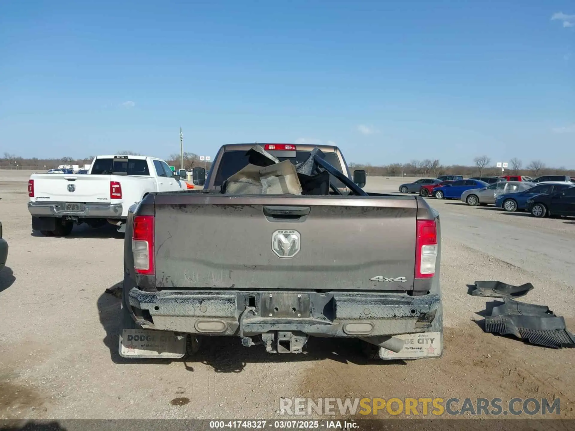 15 Photograph of a damaged car 3C63RRGL3LG241856 RAM 3500 2020