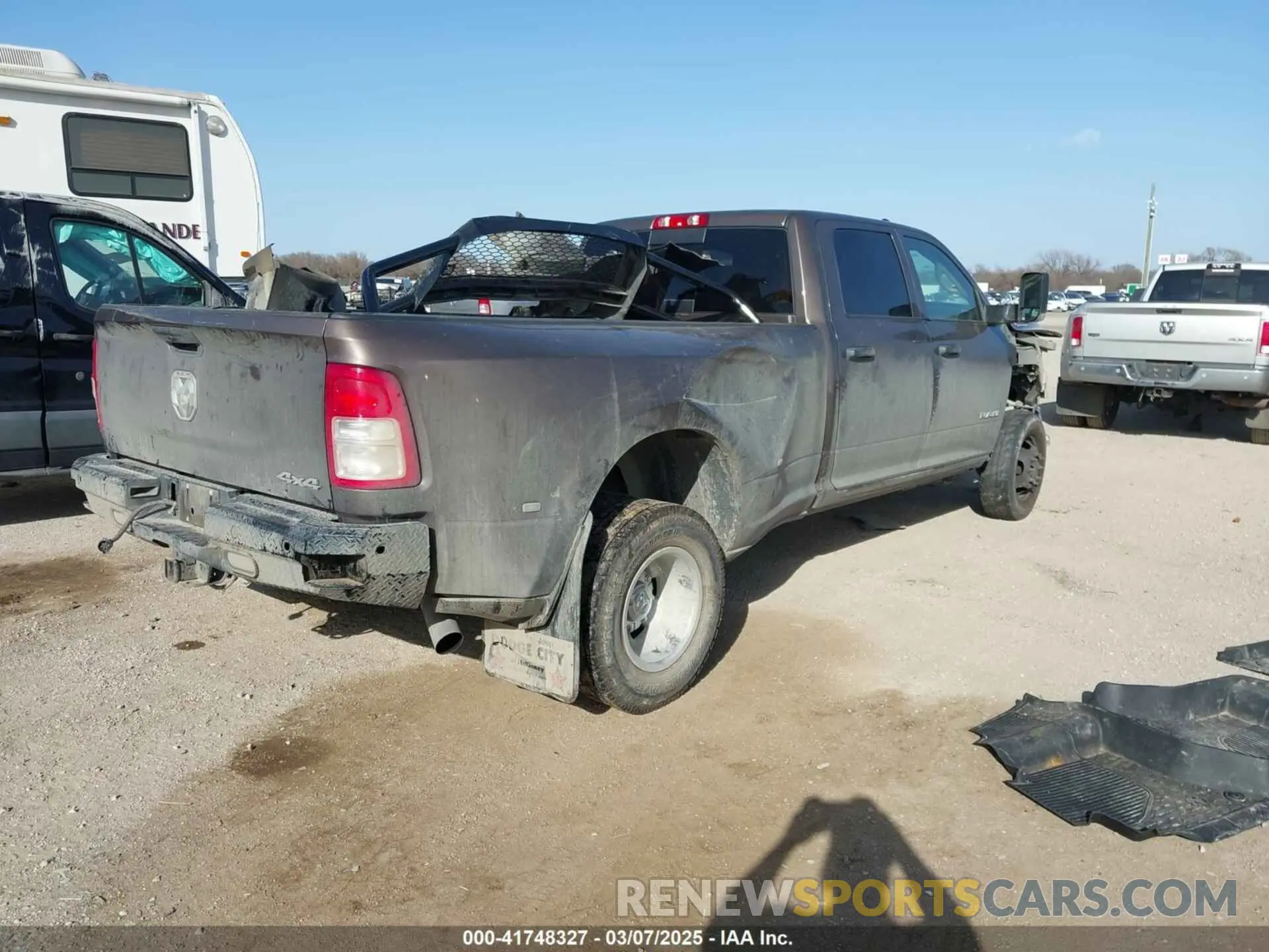 4 Photograph of a damaged car 3C63RRGL3LG241856 RAM 3500 2020