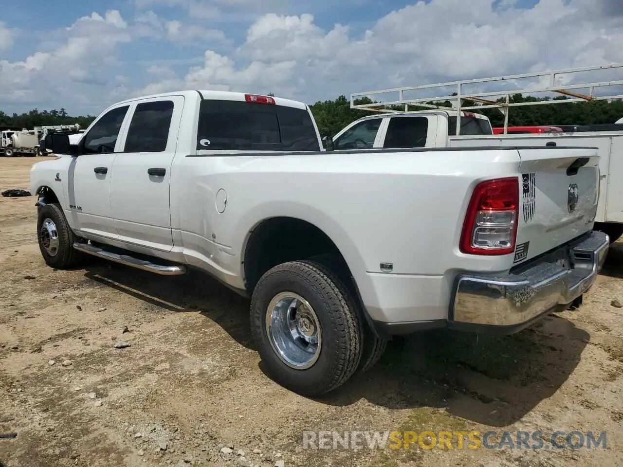 2 Photograph of a damaged car 3C63RRGL2MG565608 RAM 3500 2021