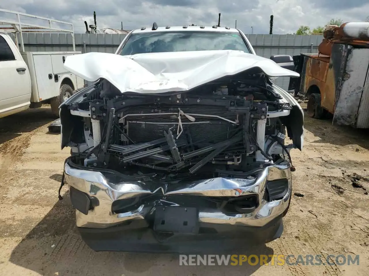5 Photograph of a damaged car 3C63RRGL2MG565608 RAM 3500 2021