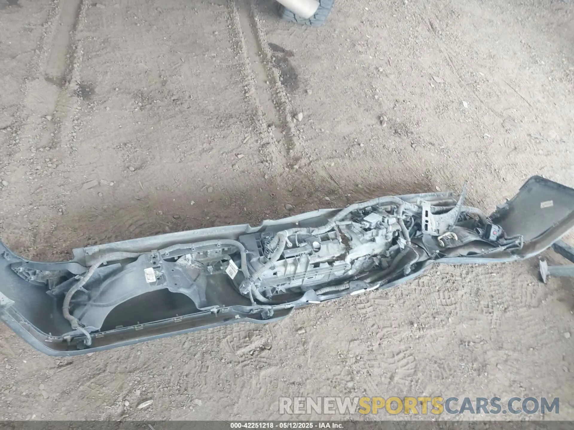 12 Photograph of a damaged car 3C63R3SL9NG191097 RAM 3500 2022