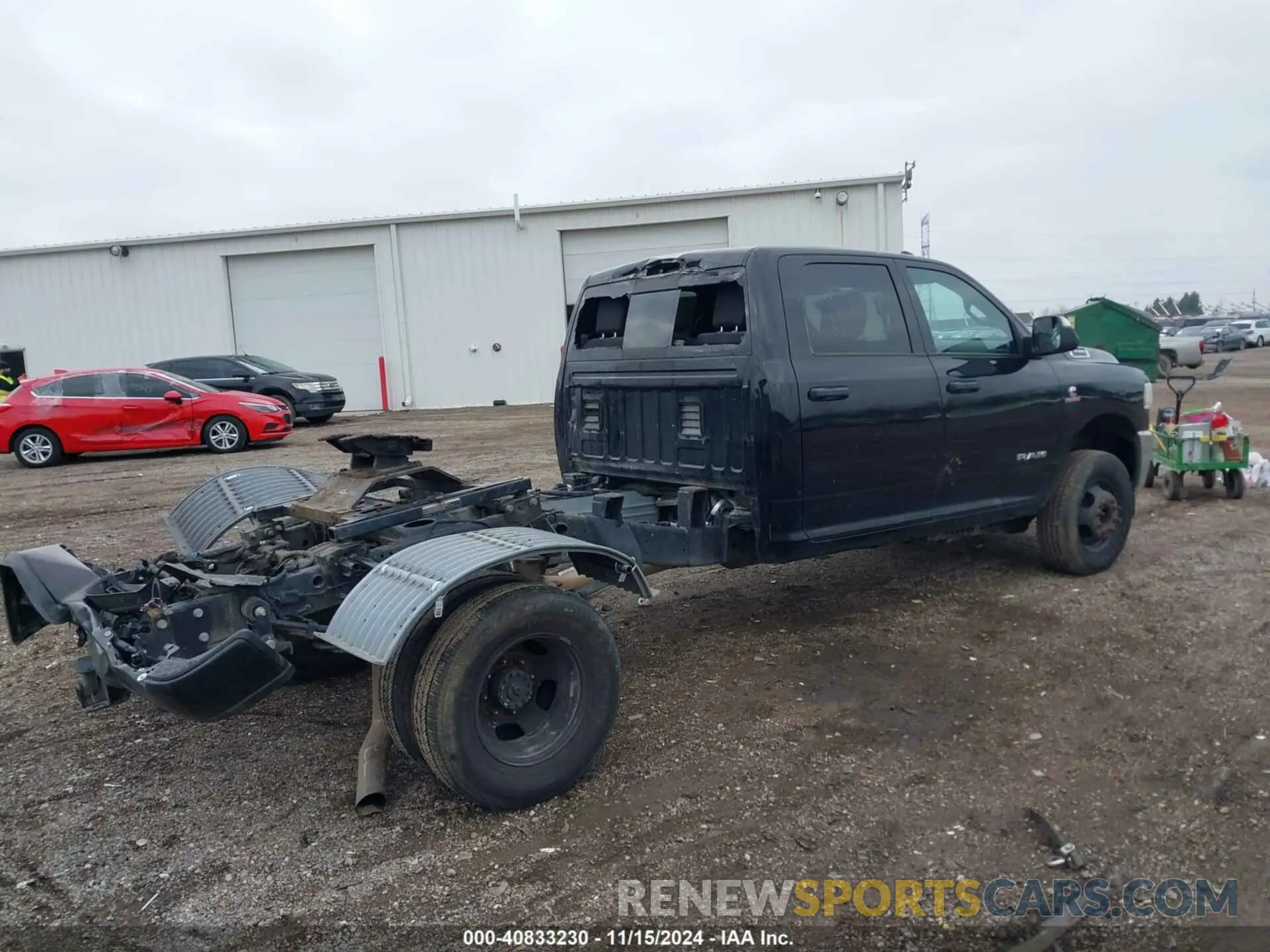 4 Photograph of a damaged car 3C63RRGL9NG347912 RAM 3500 2022